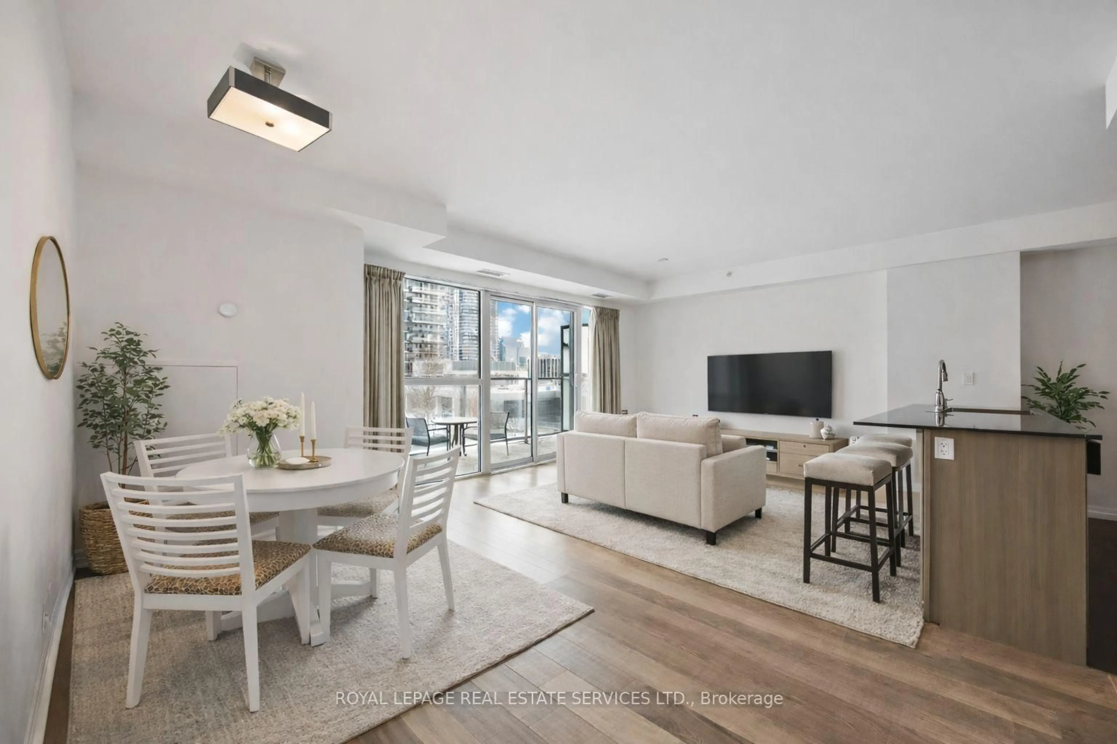 Living room with furniture, unknown for 275 Yorkland Rd #306, Toronto Ontario M2J 0B4