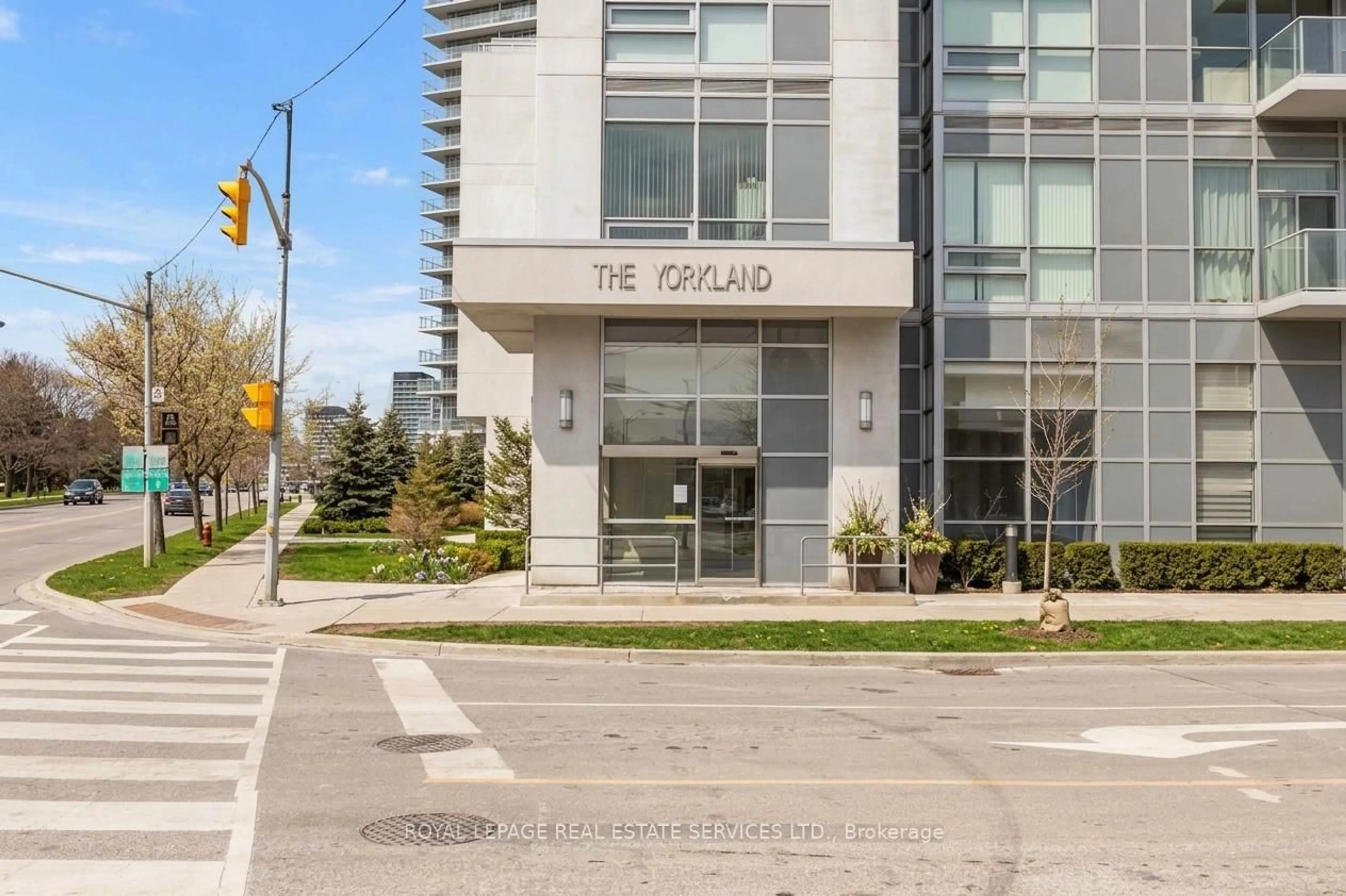 Patio, street for 275 Yorkland Rd #306, Toronto Ontario M2J 0B4