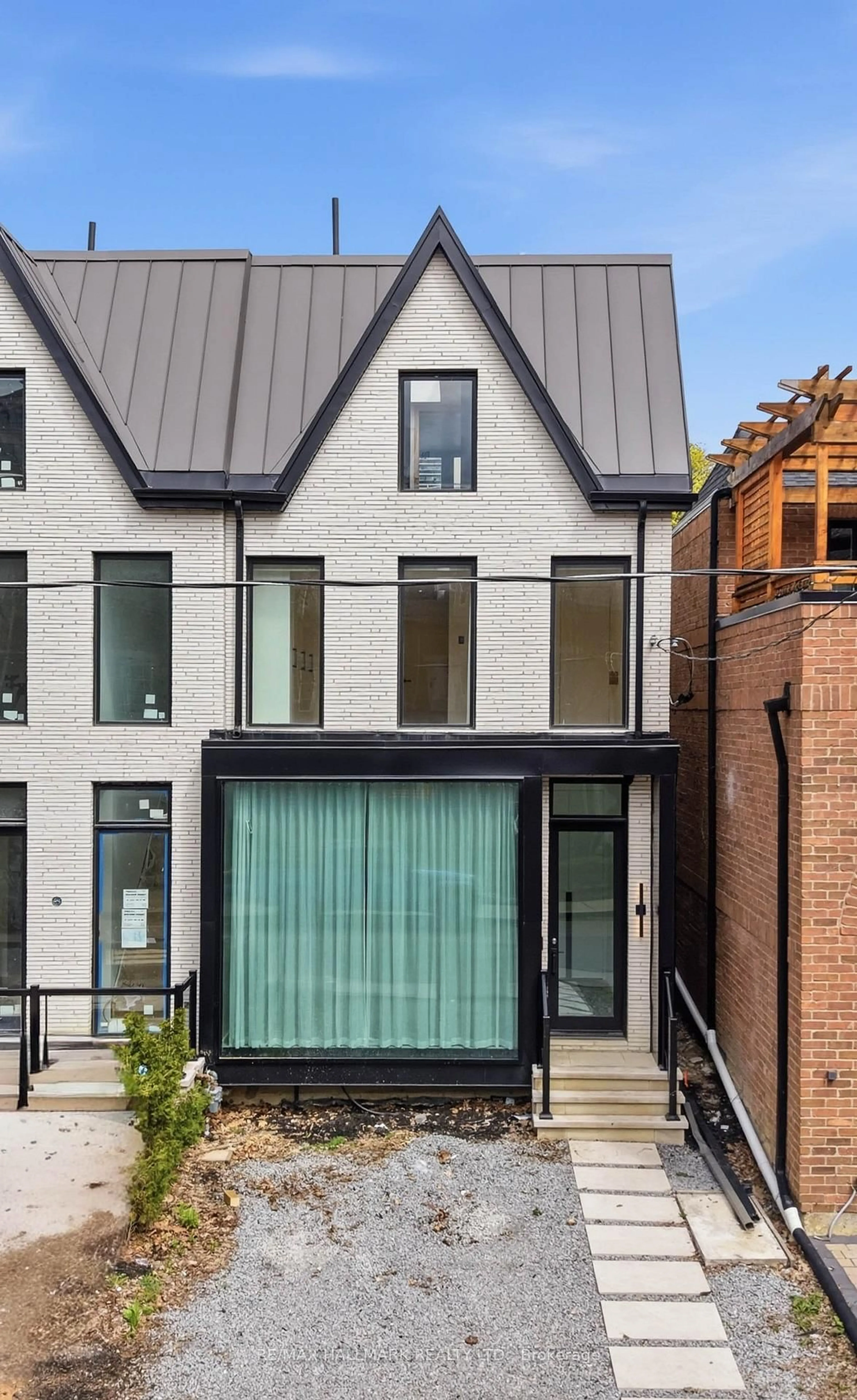 Home with brick exterior material, street for 48 Shaftesbury Ave, Toronto Ontario M4T 1A2