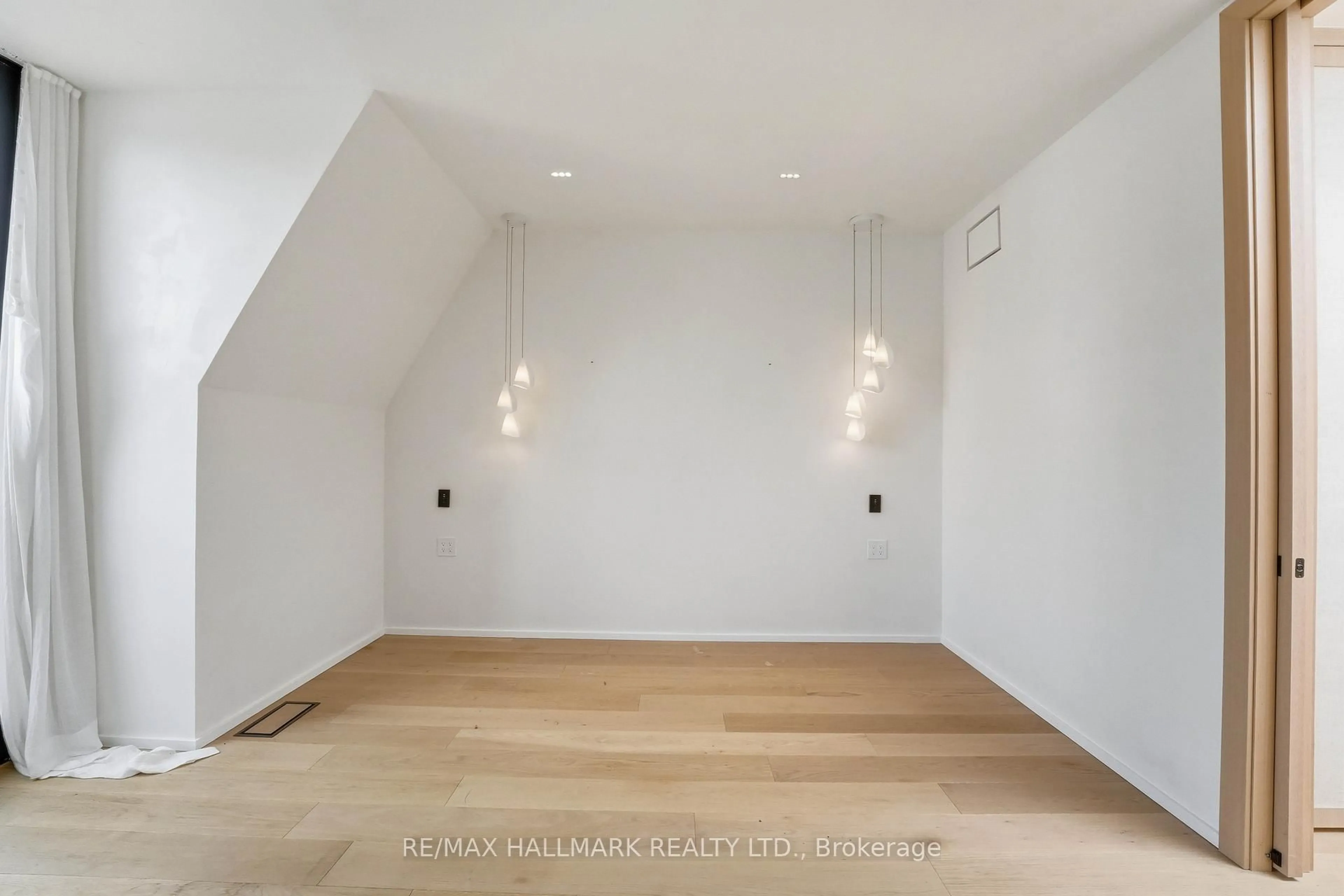 A pic of a room for 48 Shaftesbury Ave, Toronto Ontario M4T 1A2