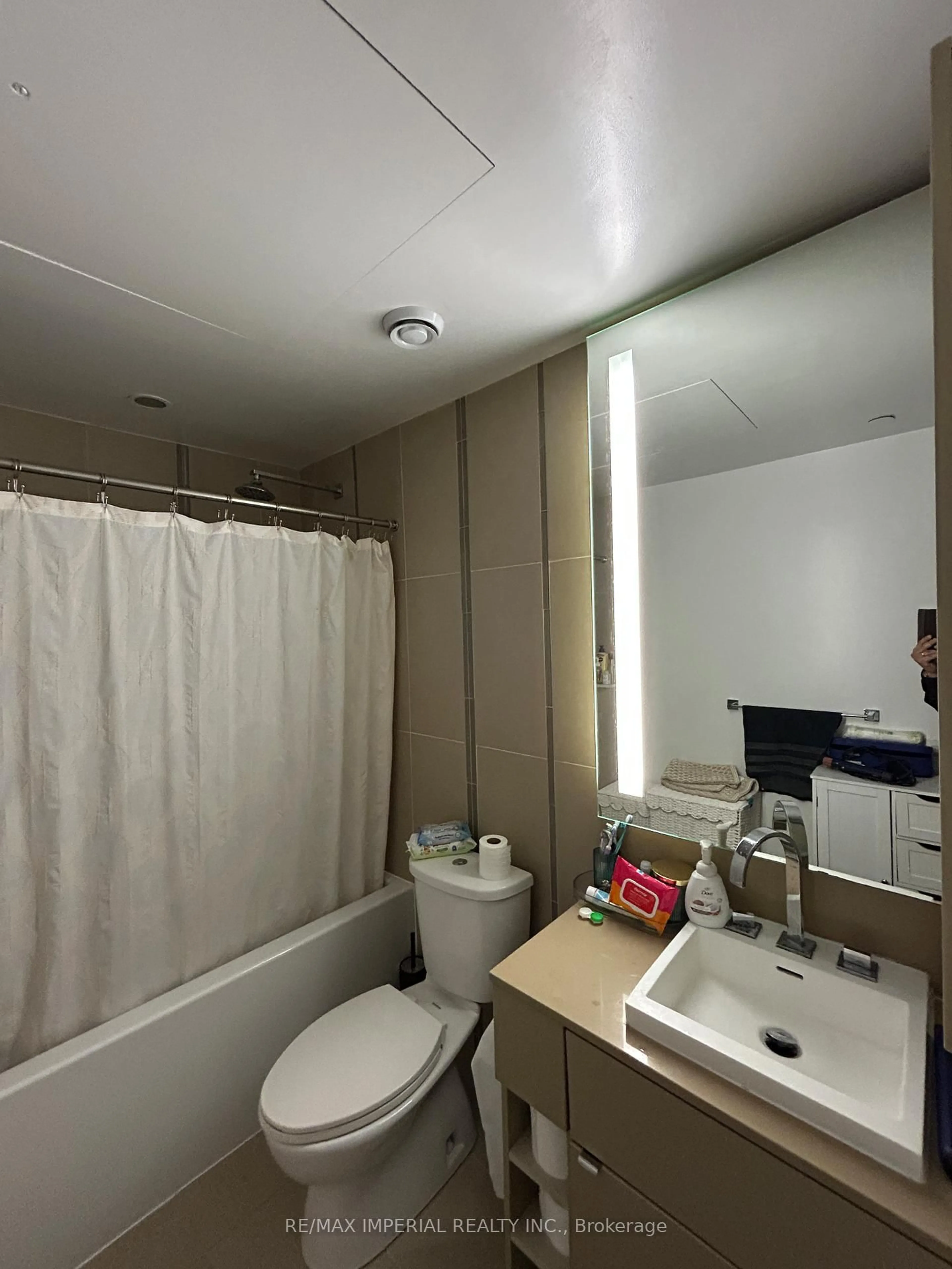 Standard bathroom, unknown for 101 Peter St #2708, Toronto Ontario M5V 0G6