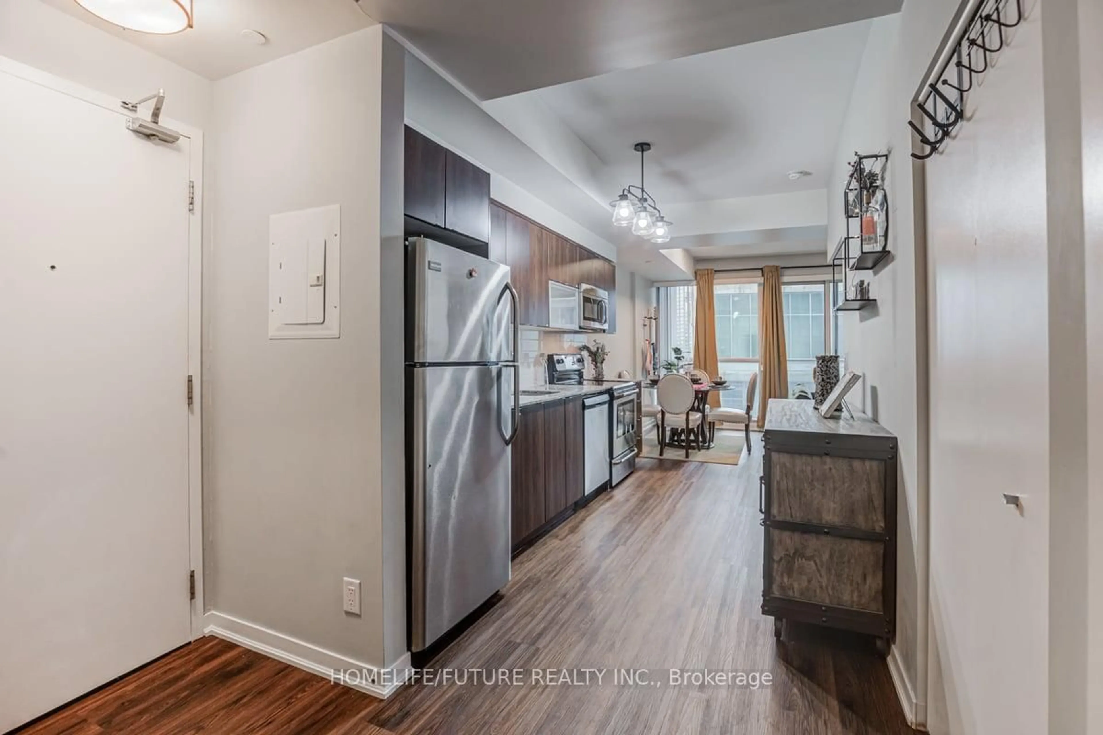 Open concept kitchen, wood/laminate floor for 150 East Liberty St #1605, Toronto Ontario M6K 3R5