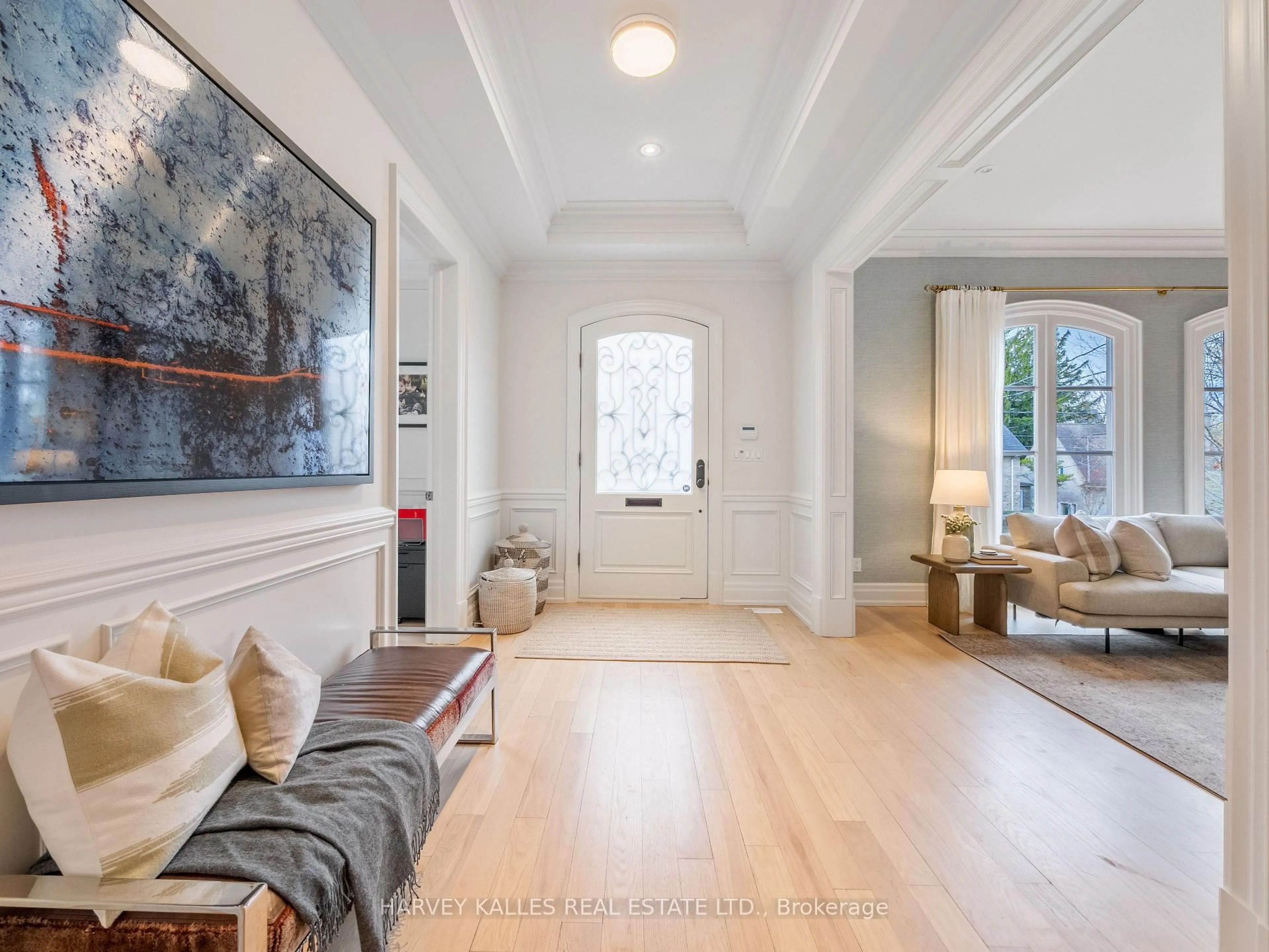 Indoor entryway for 62 Glengowan Rd, Toronto Ontario M4N 1G4
