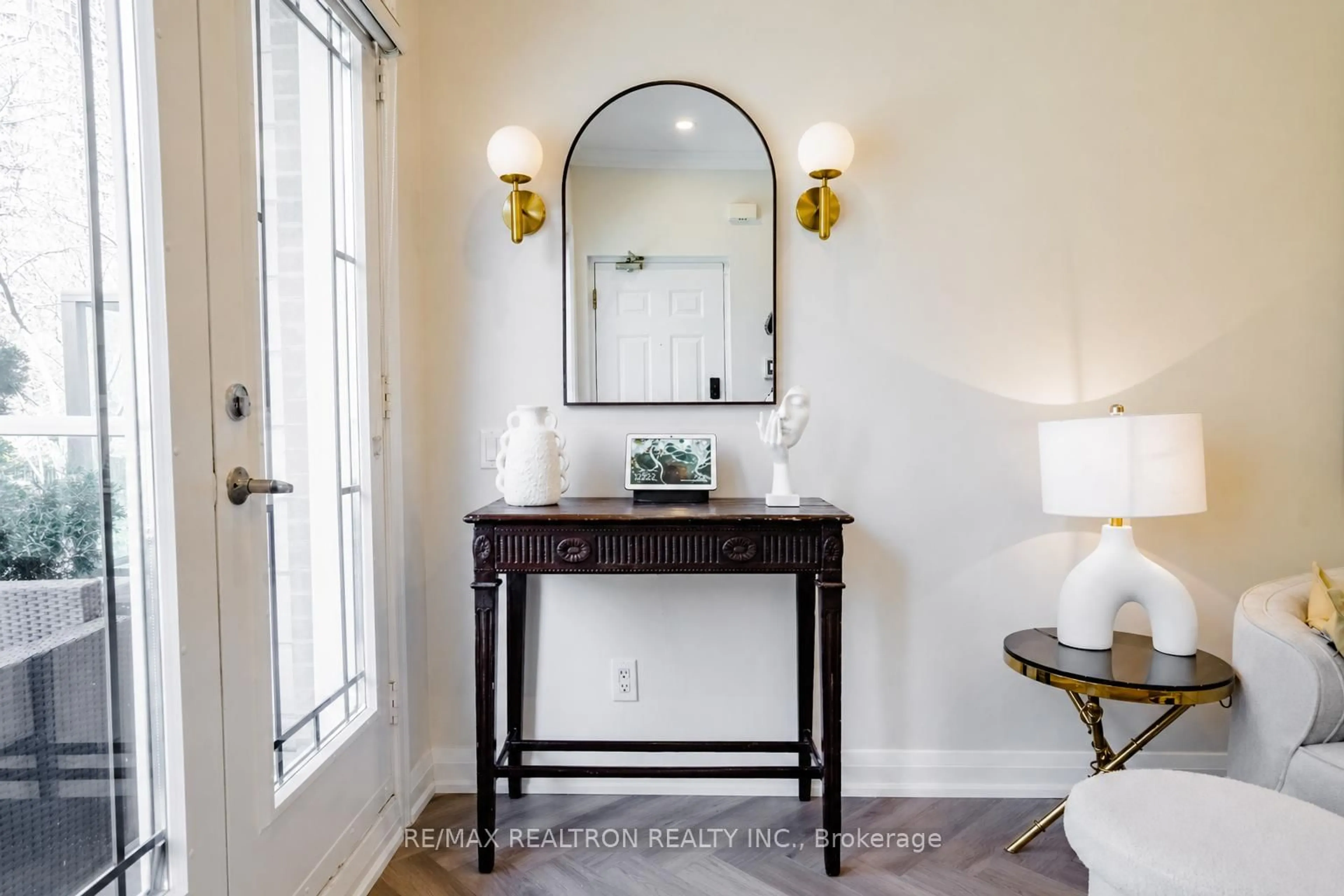 Indoor entryway for 70 Byng Ave ##8, Toronto Ontario M2N 7L9