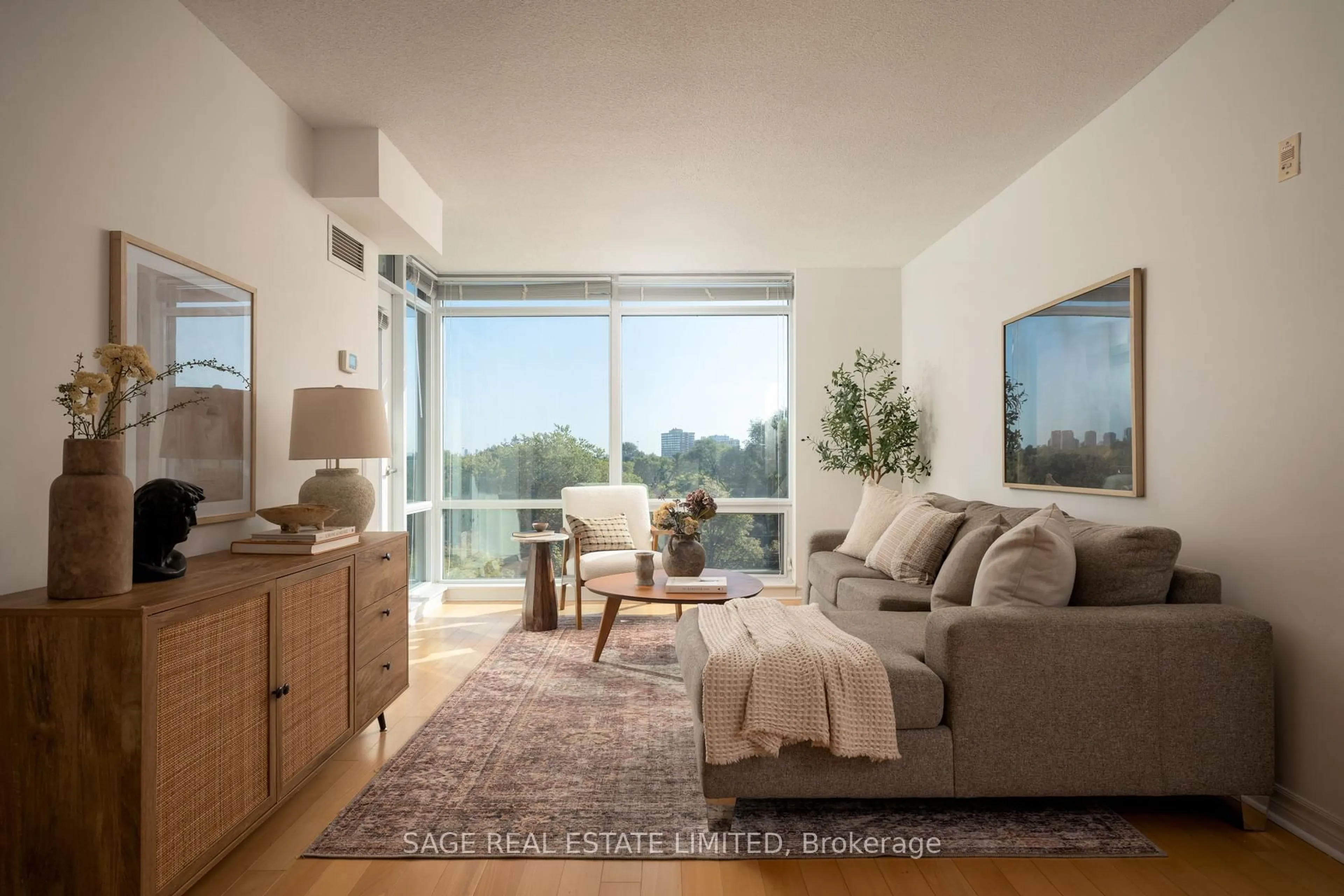 Living room with furniture, unknown for 3830 Bathurst St #606, Toronto Ontario M3H 6C5