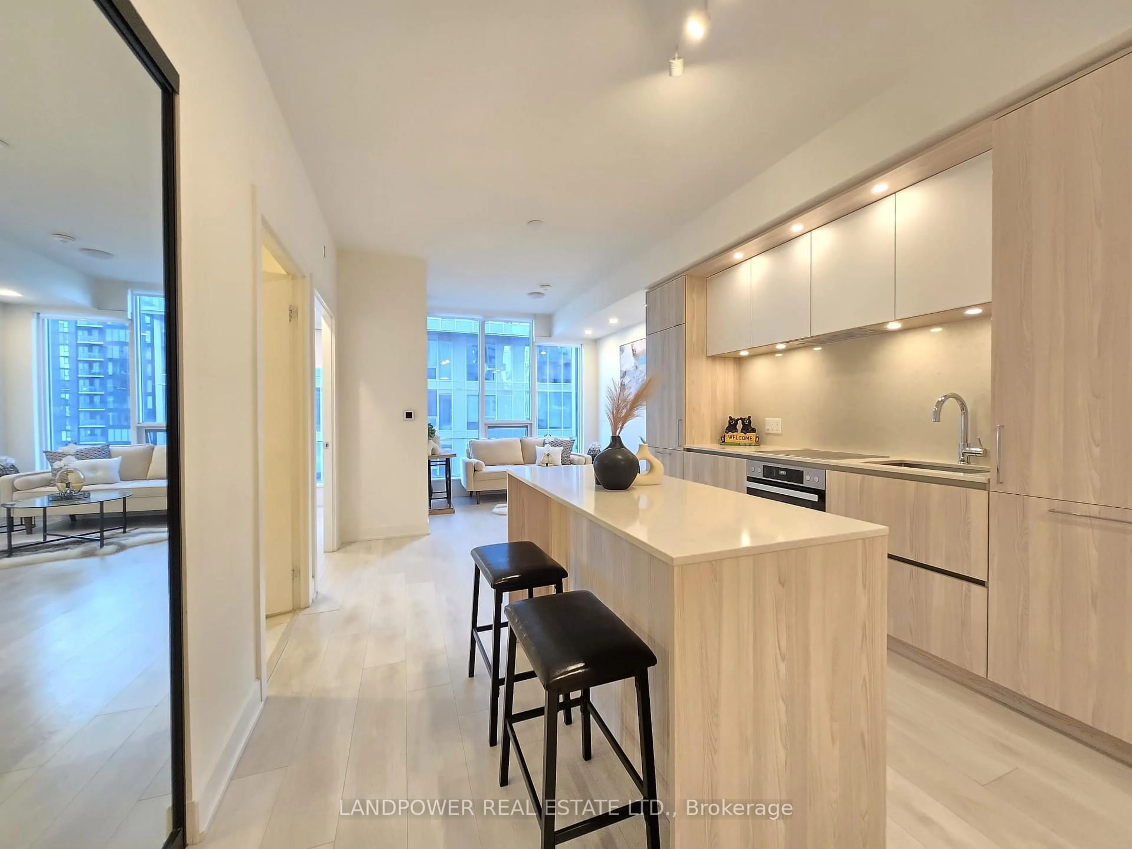 Open concept kitchen, ceramic/tile floor for 15 Mercer St #2603, Toronto Ontario M5V 0T8