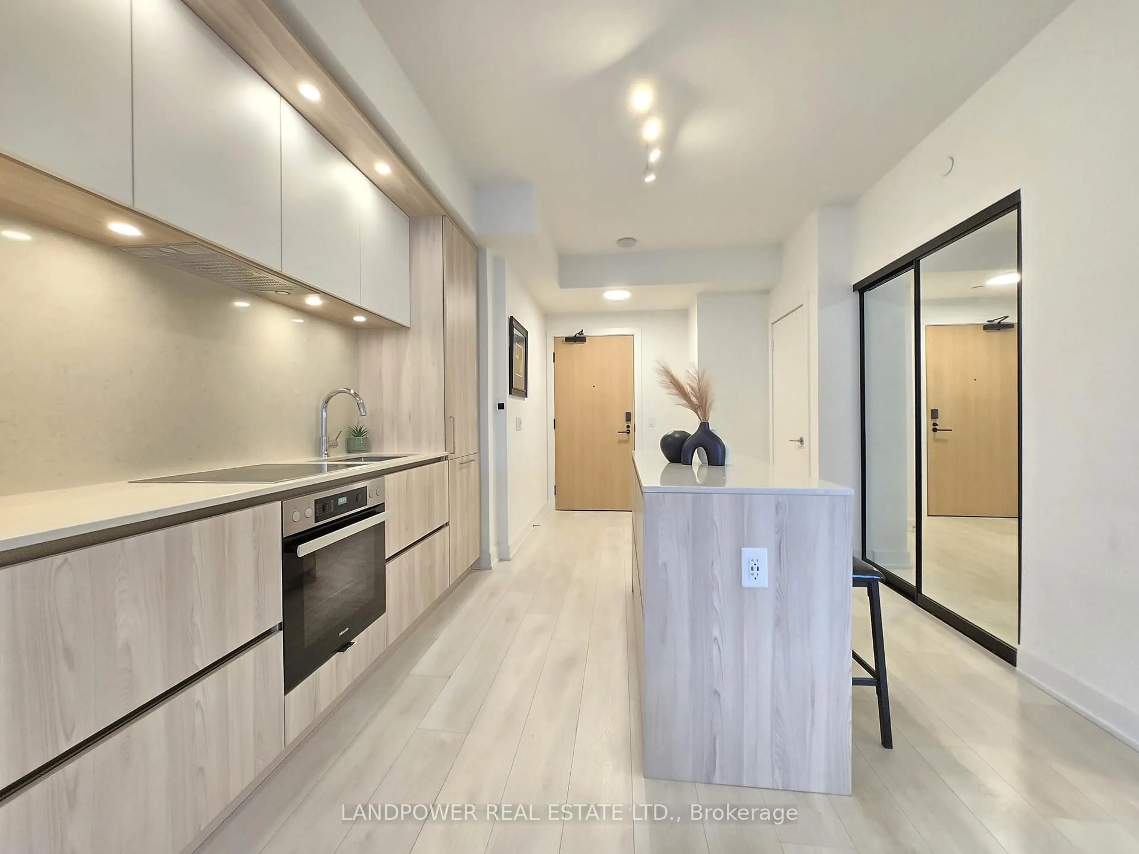 Contemporary kitchen, unknown for 15 Mercer St #2603, Toronto Ontario M5V 0T8