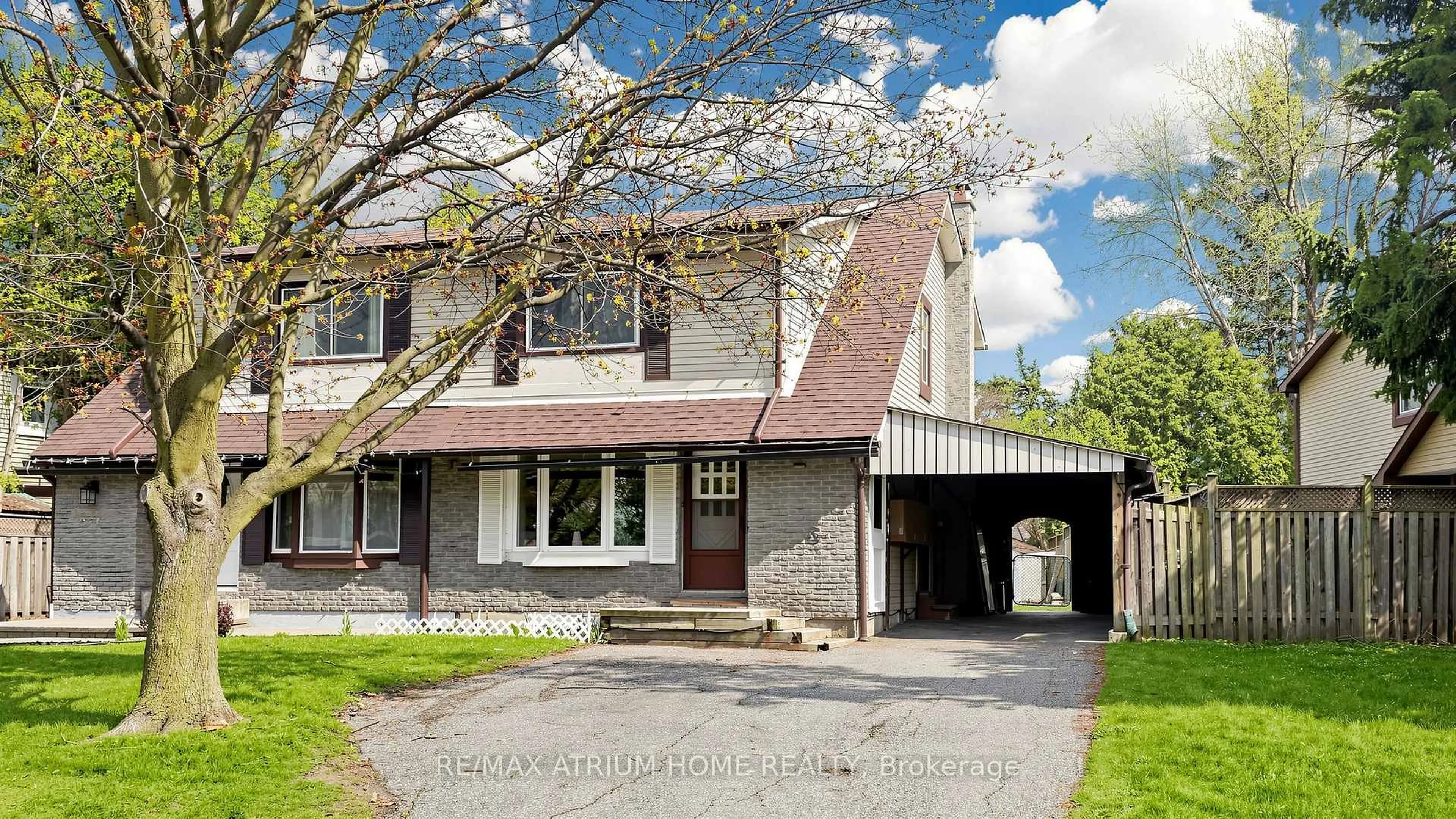 Home with vinyl exterior material, street for 13 Applegate Cres, Toronto Ontario M2H 2R5