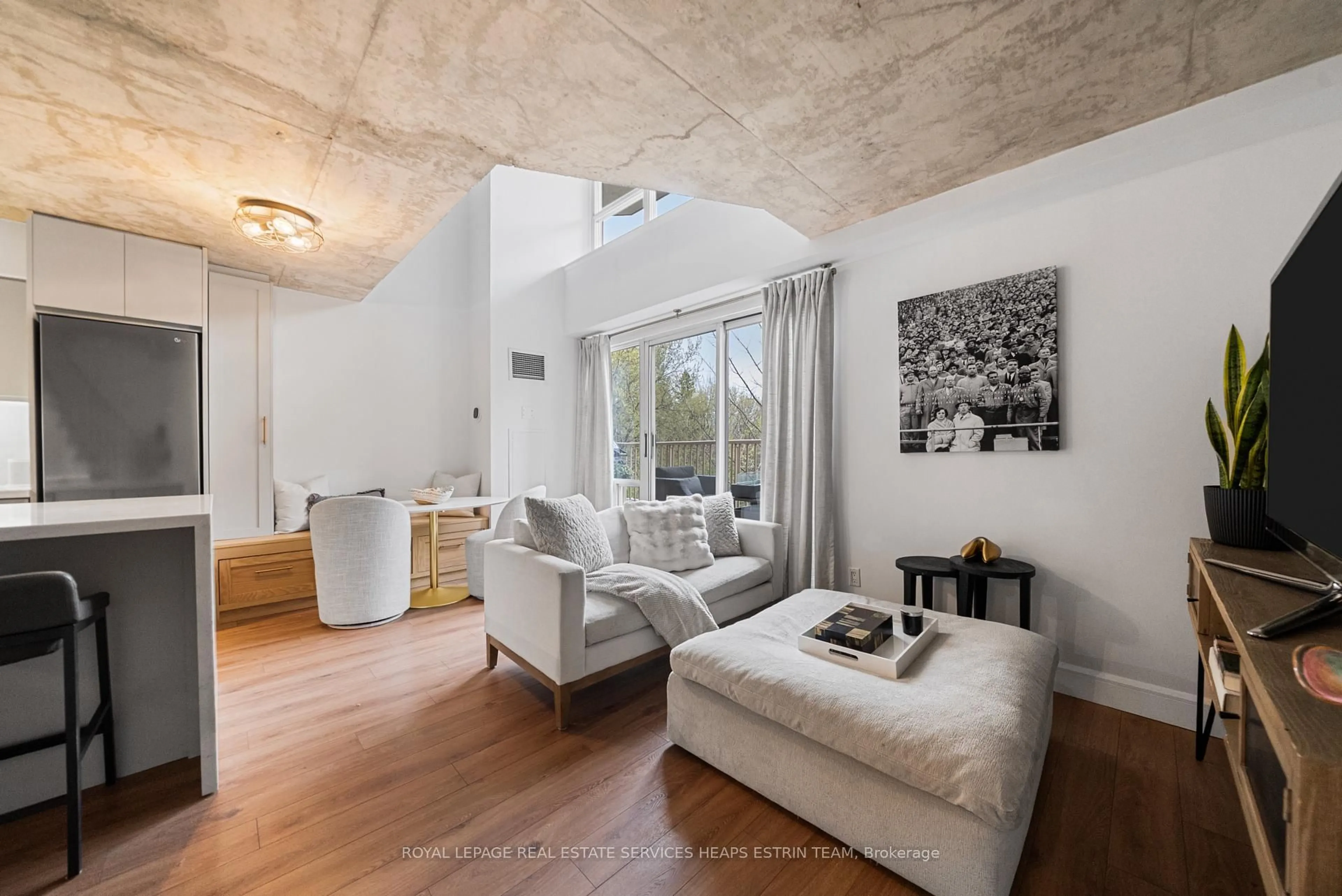 Living room with furniture, unknown for 119 Merton St #216, Toronto Ontario M4S 3G5