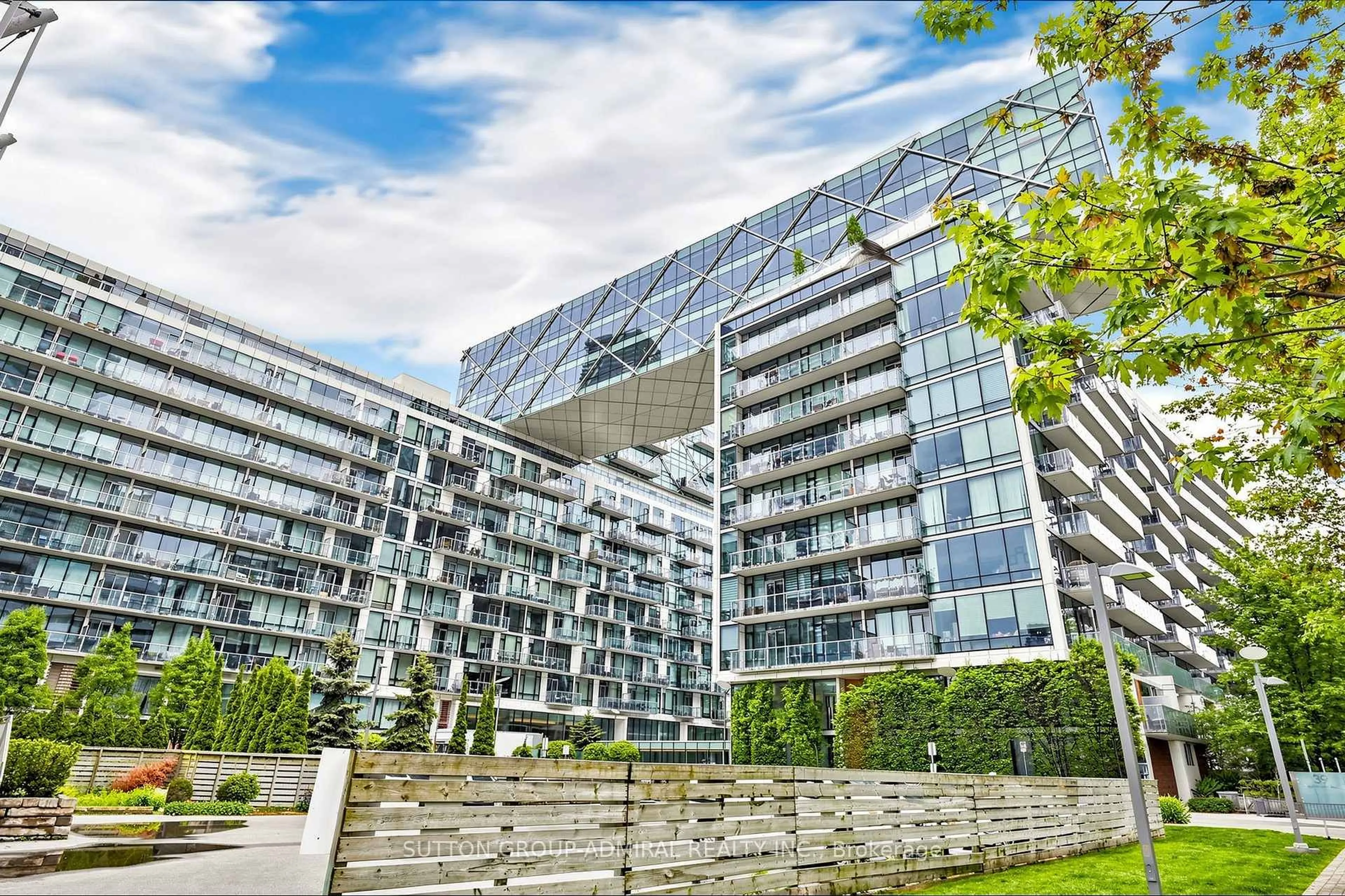 Unknown for 39 Queens Quay #TH115, Toronto Ontario M5E 0A5