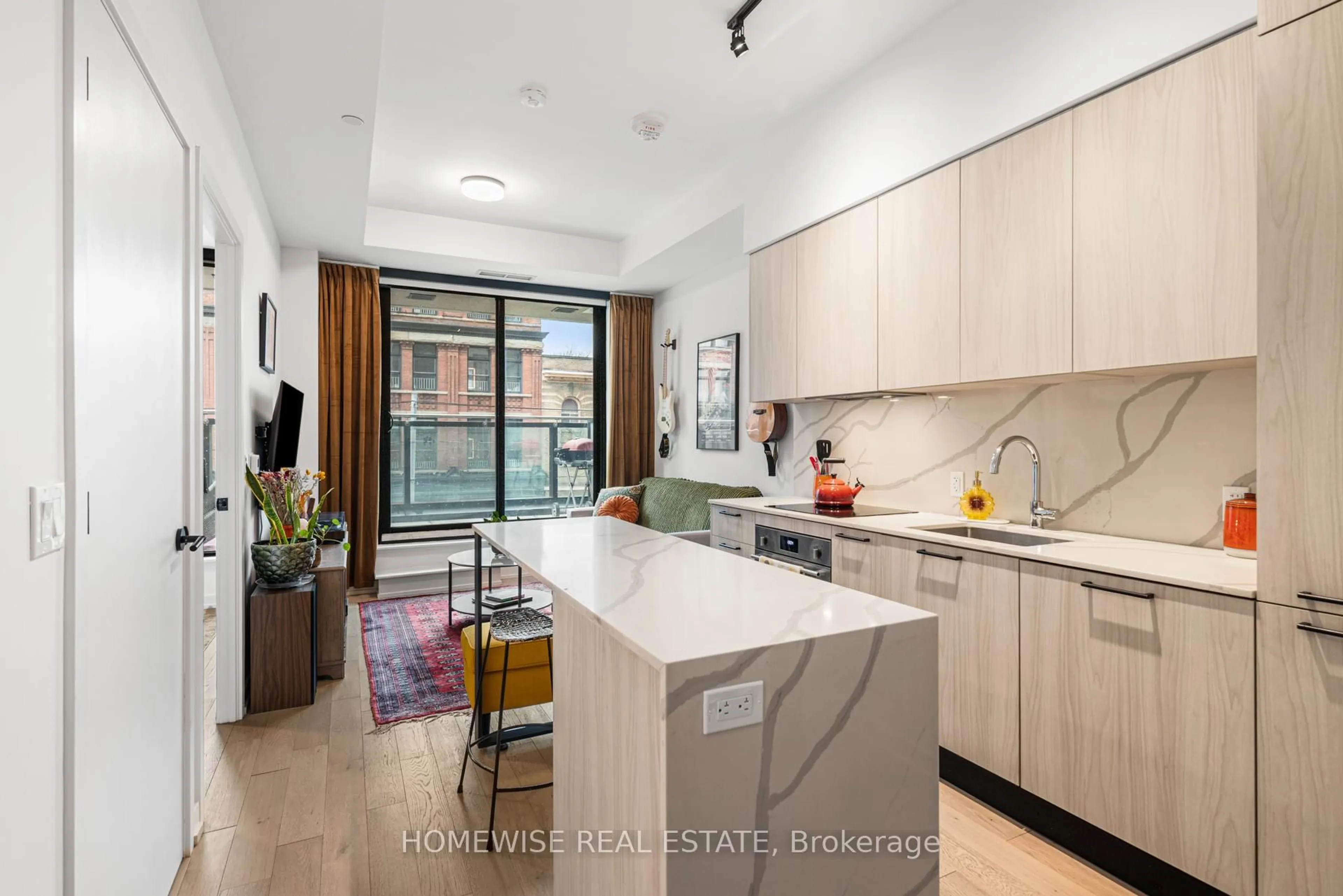 Unknown for 200 Sudbury St #208, Toronto Ontario M6J 0H1