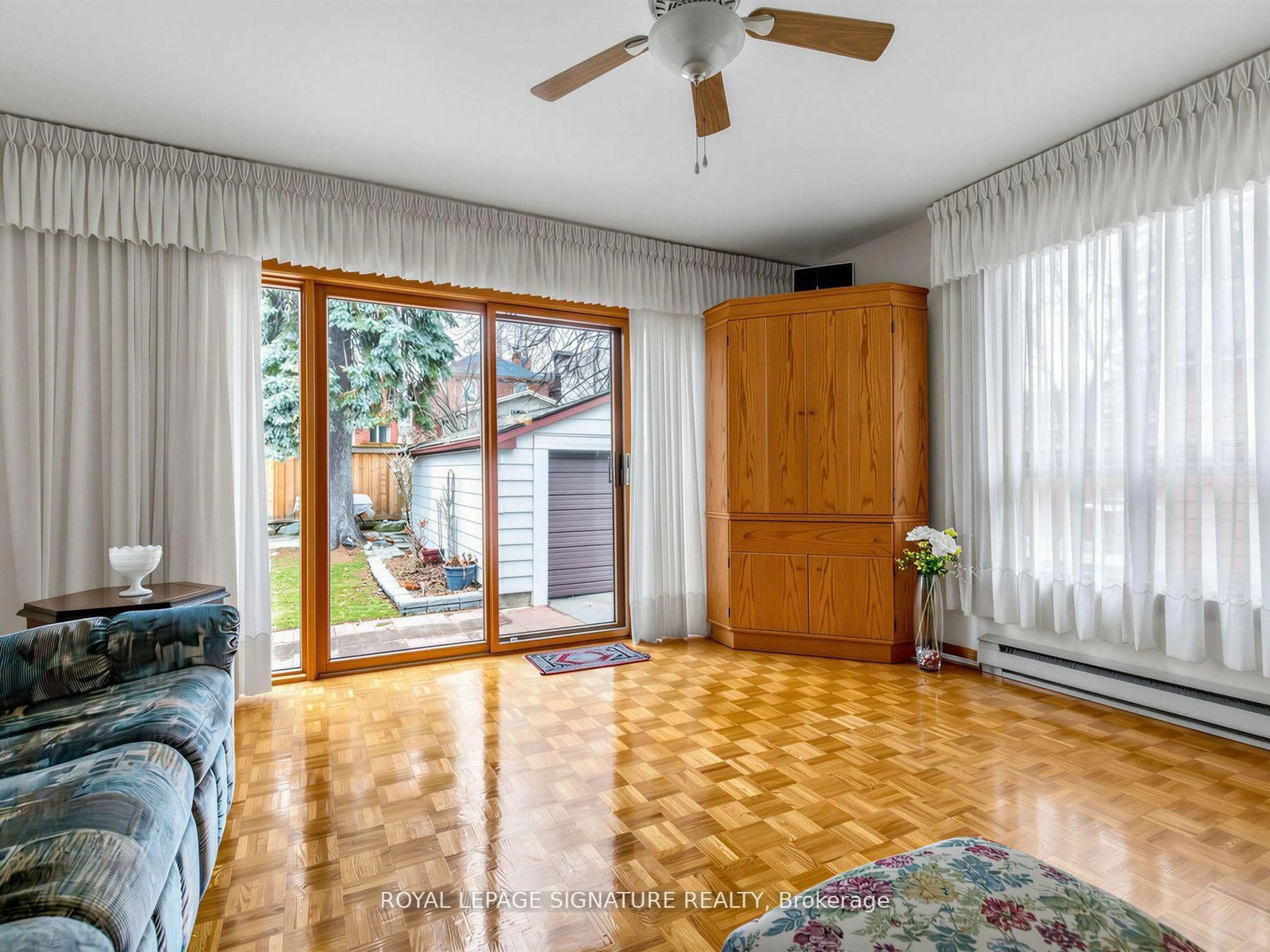 Unknown for 136 Cranbrooke Ave, Toronto Ontario M5M 1M5