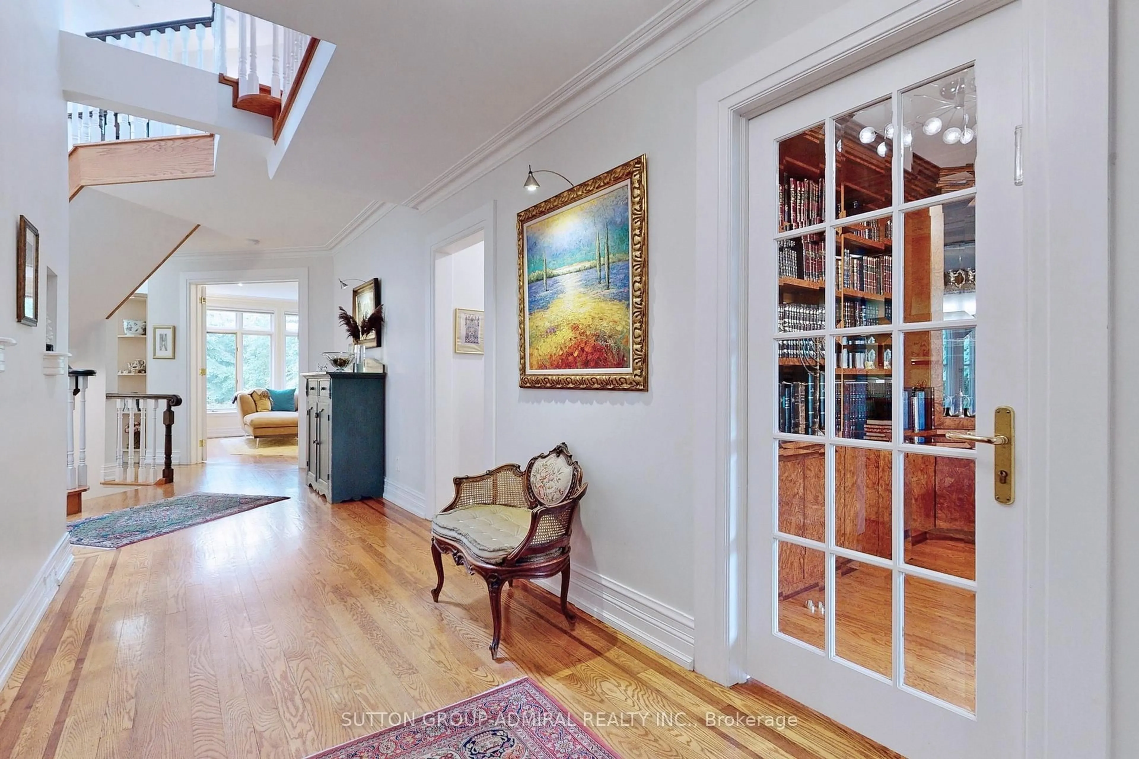 Indoor entryway for 27 Shelborne Ave, Toronto Ontario M5N 1Y8
