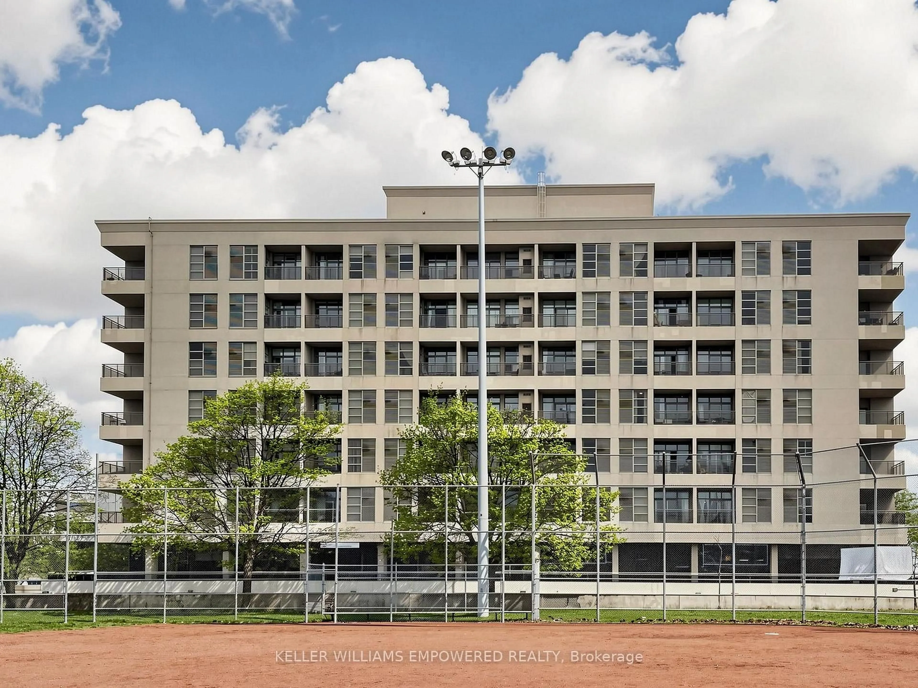 Unknown for 1 Leaside Park Dr #316, Toronto Ontario M4H 1R1