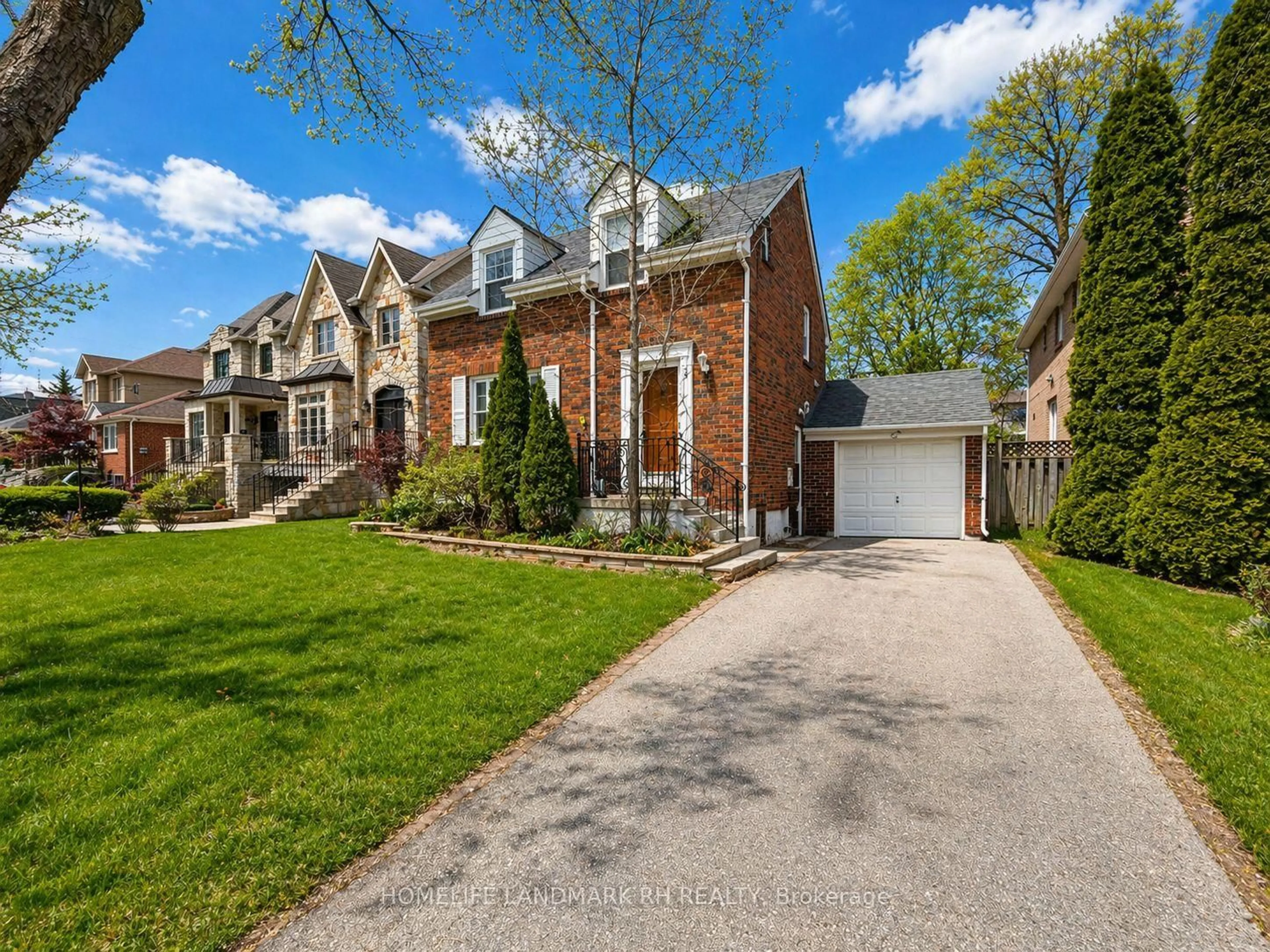 Home with brick exterior material, street for 152 Parkview Ave, Toronto Ontario M2N 3Y7