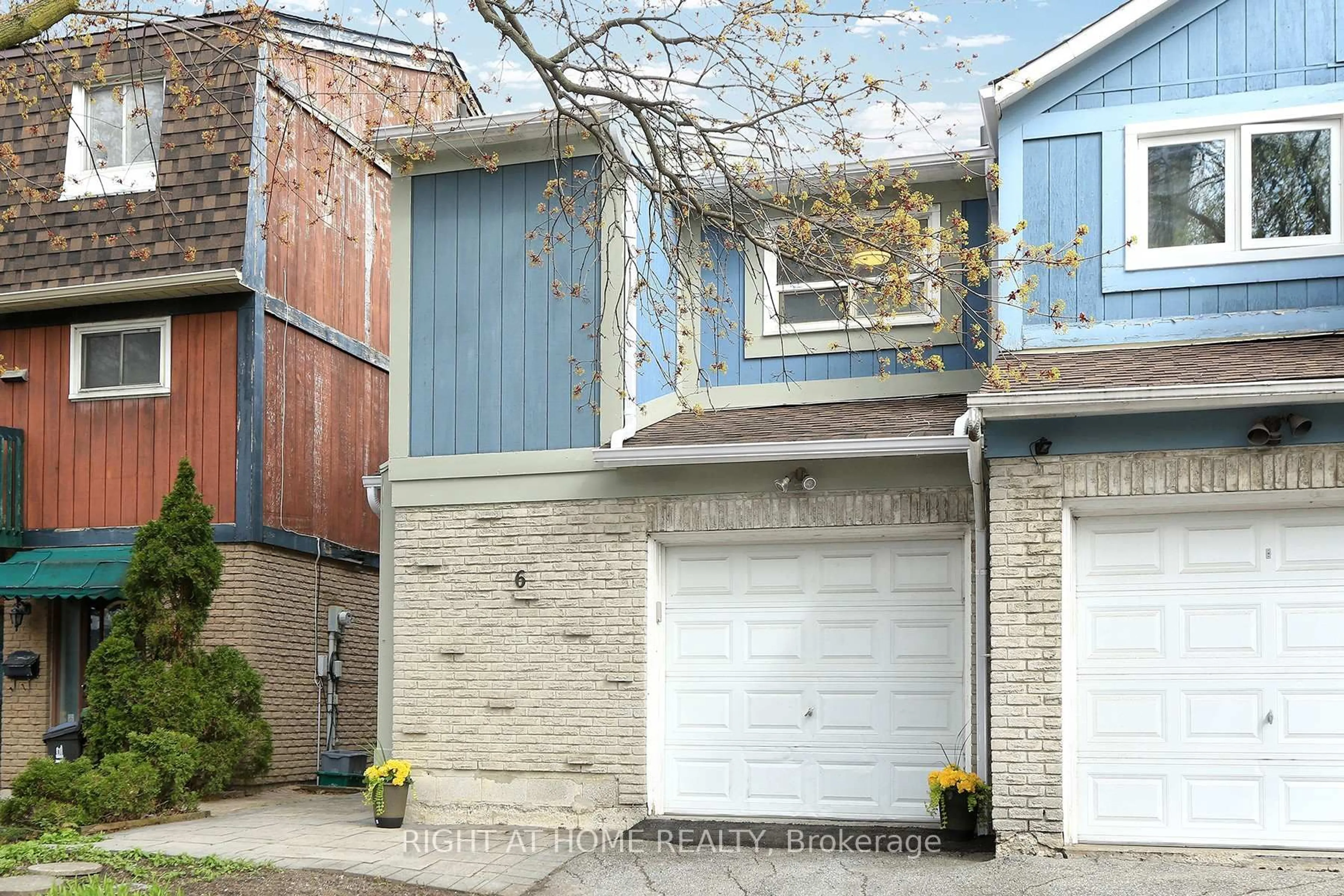 Home with brick exterior material, street for 6 Snapdragon Dr, Toronto Ontario M2J 4X6