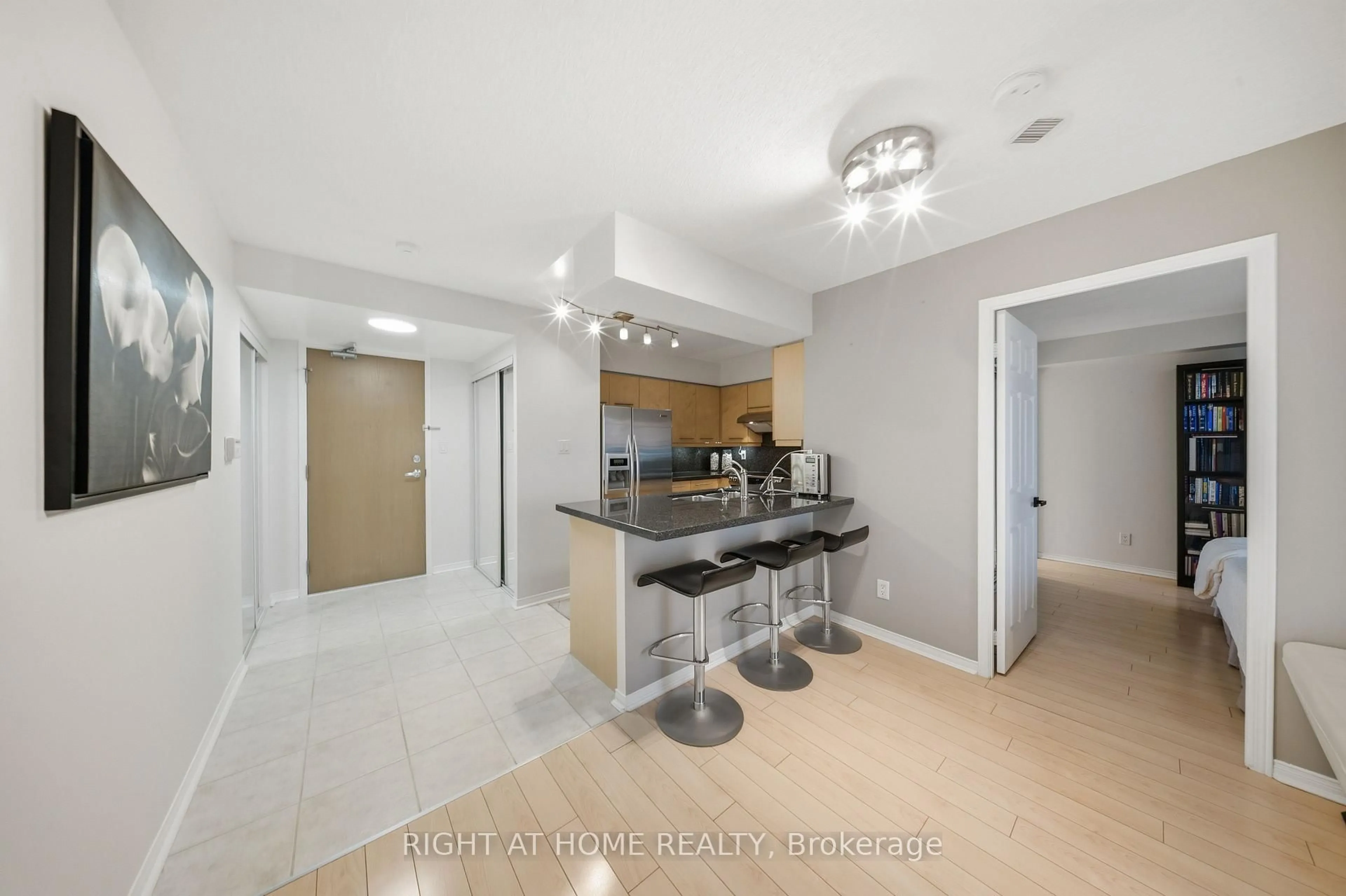 Open concept kitchen, unknown for 233 Beecroft Rd #1915, Toronto Ontario M2N 6Z9