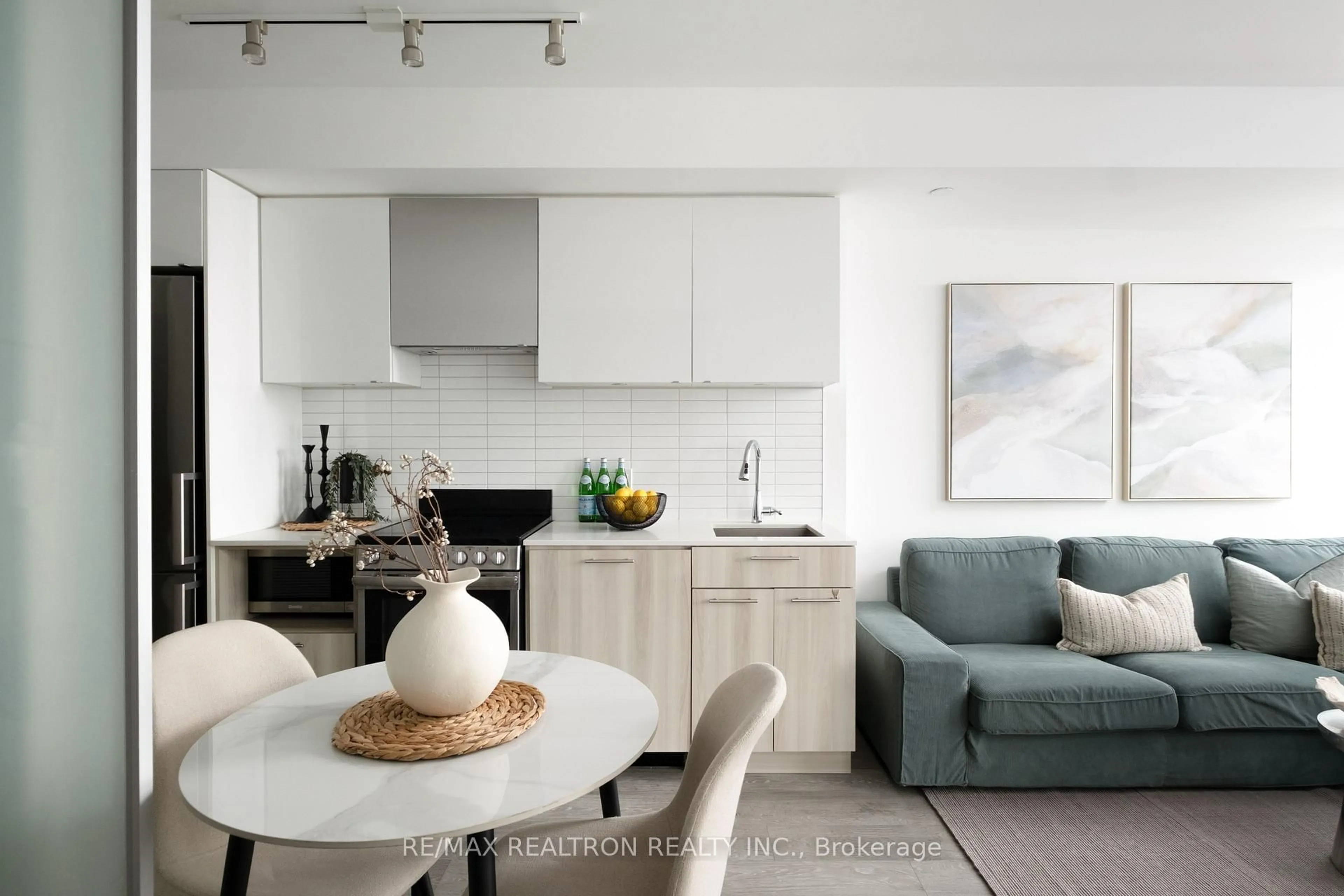 Open concept kitchen, unknown for 251 Jarvis St #3309, Toronto Ontario M5B 0C3