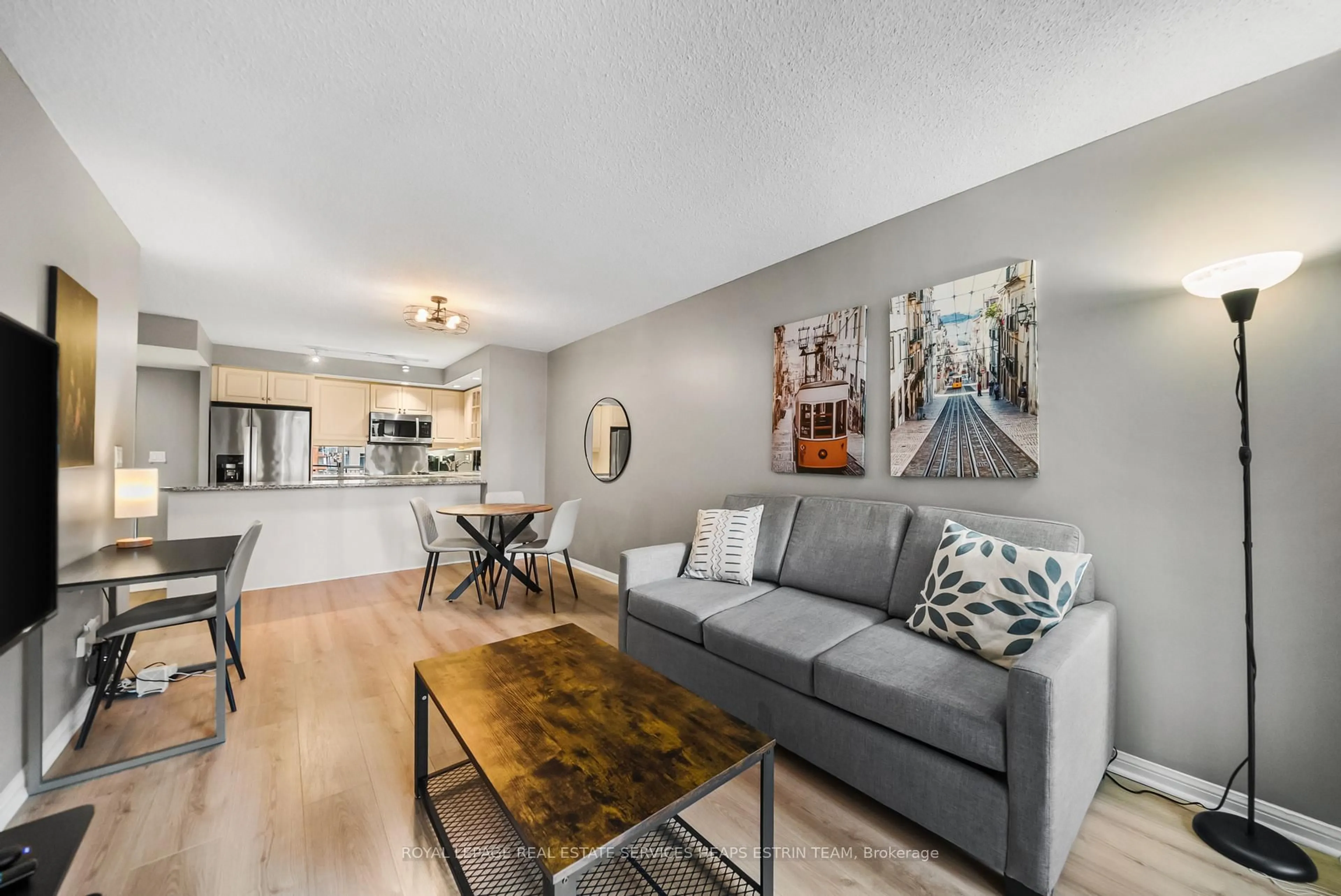 Living room with furniture, unknown for 140 Simcoe St #702, Toronto Ontario M5H 4E9