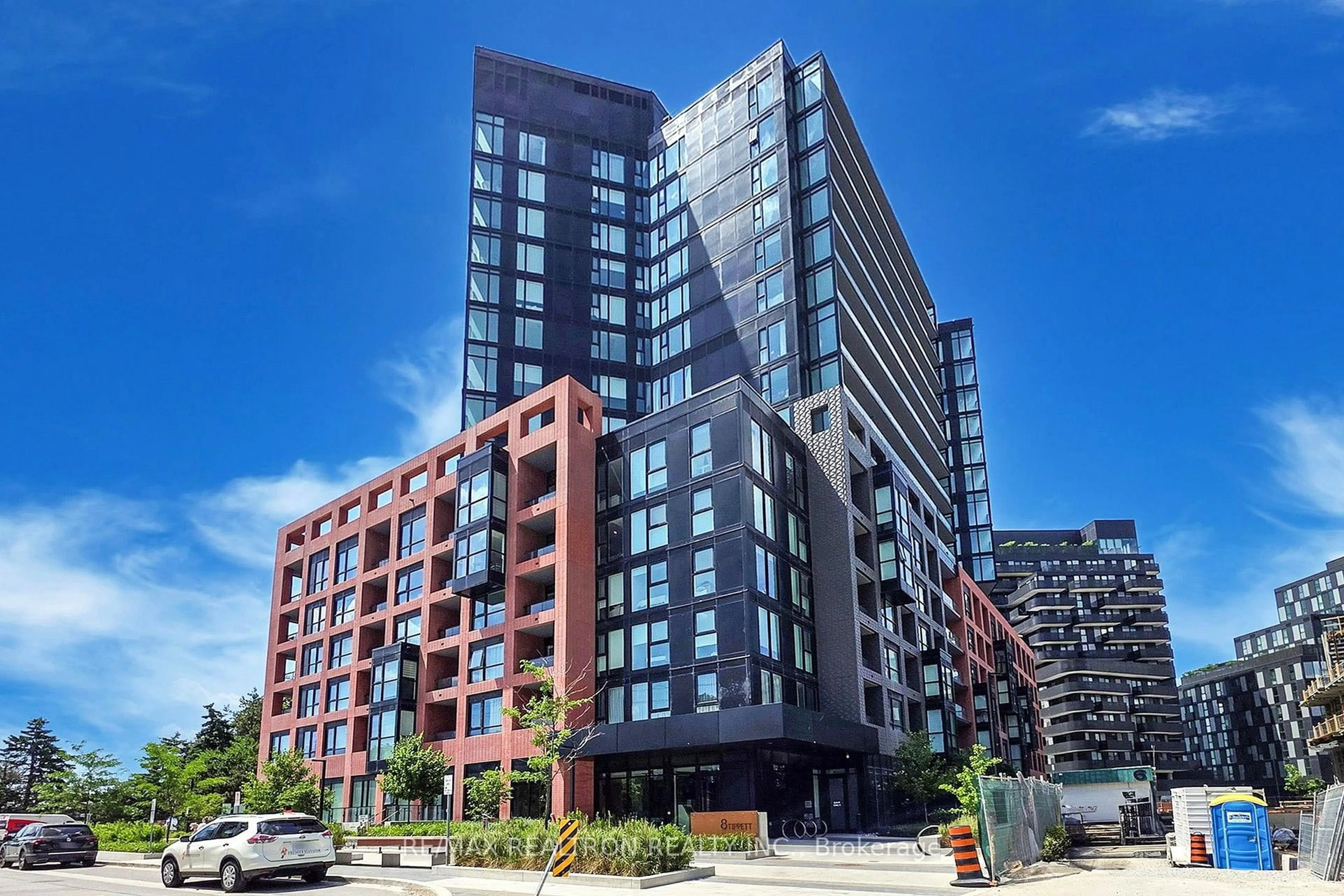 Unknown for 8 Tippett Rd #1017, Toronto Ontario M3H 0E7