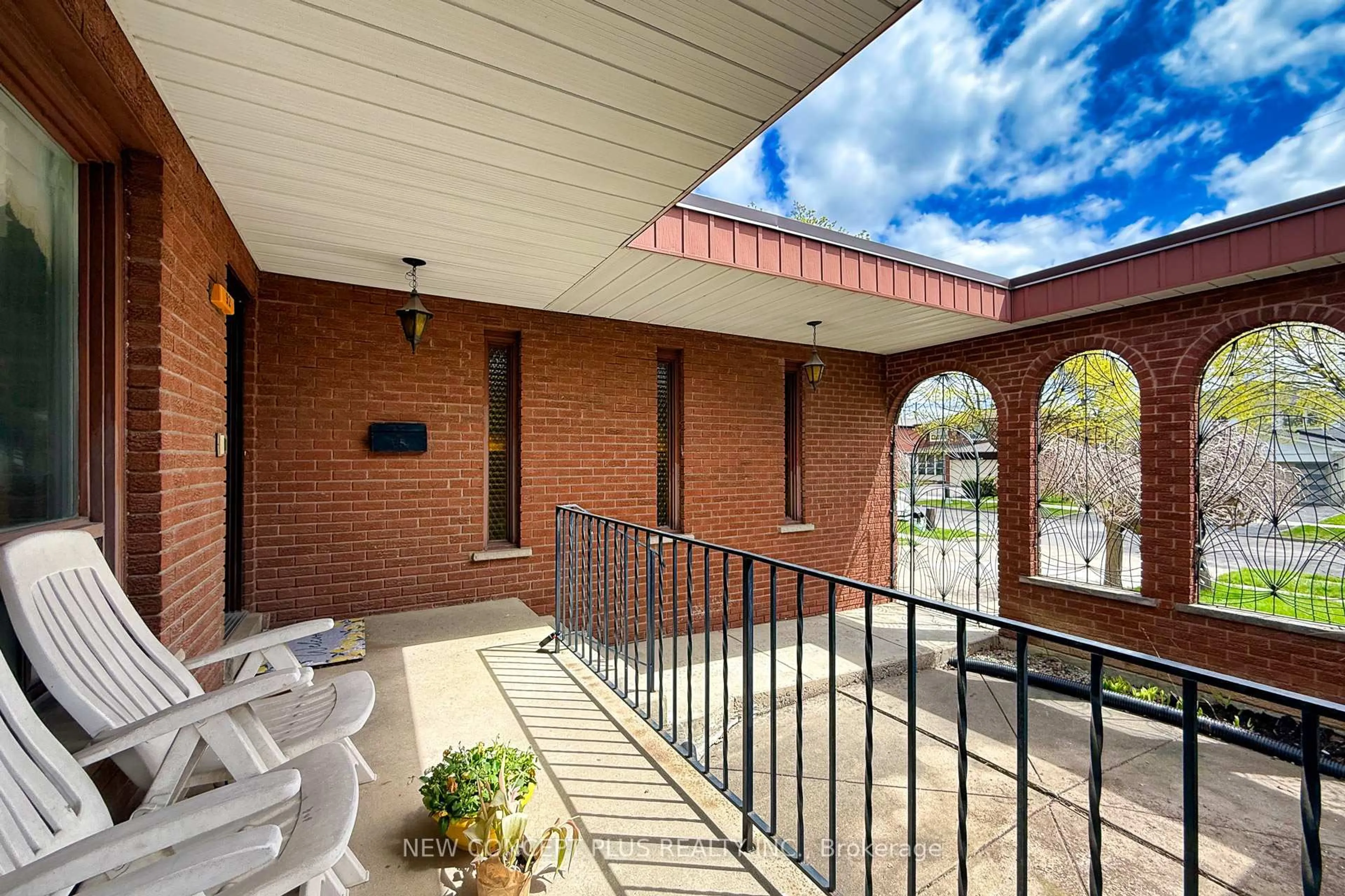 Patio, unknown for 92 Charlton Blvd, Toronto Ontario M2M 1B9