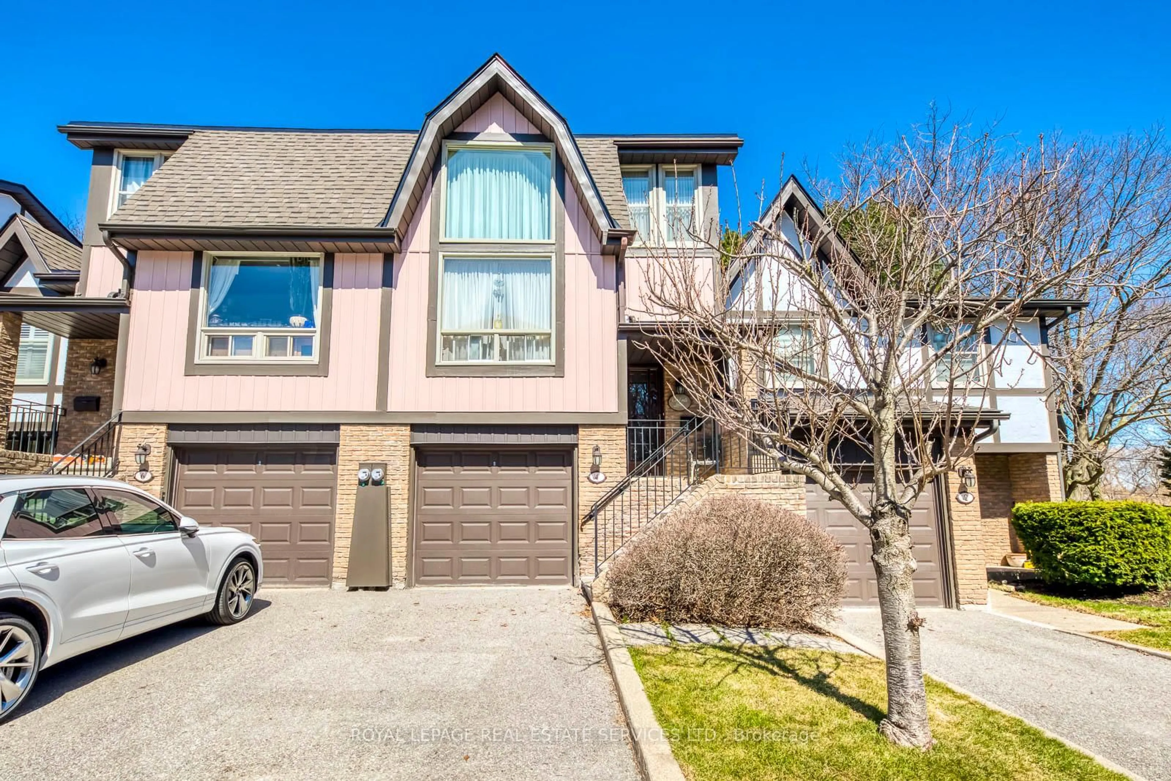 Home with brick exterior material, street for 4 English Ivyway, Toronto Ontario M2H 3M4