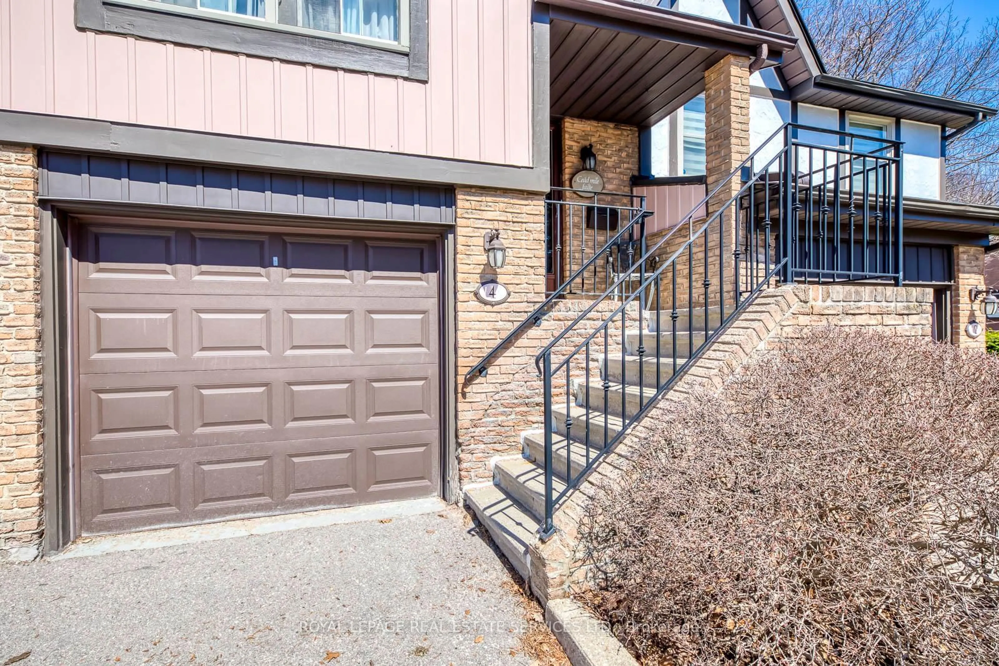 Home with brick exterior material, street for 4 English Ivyway, Toronto Ontario M2H 3M4