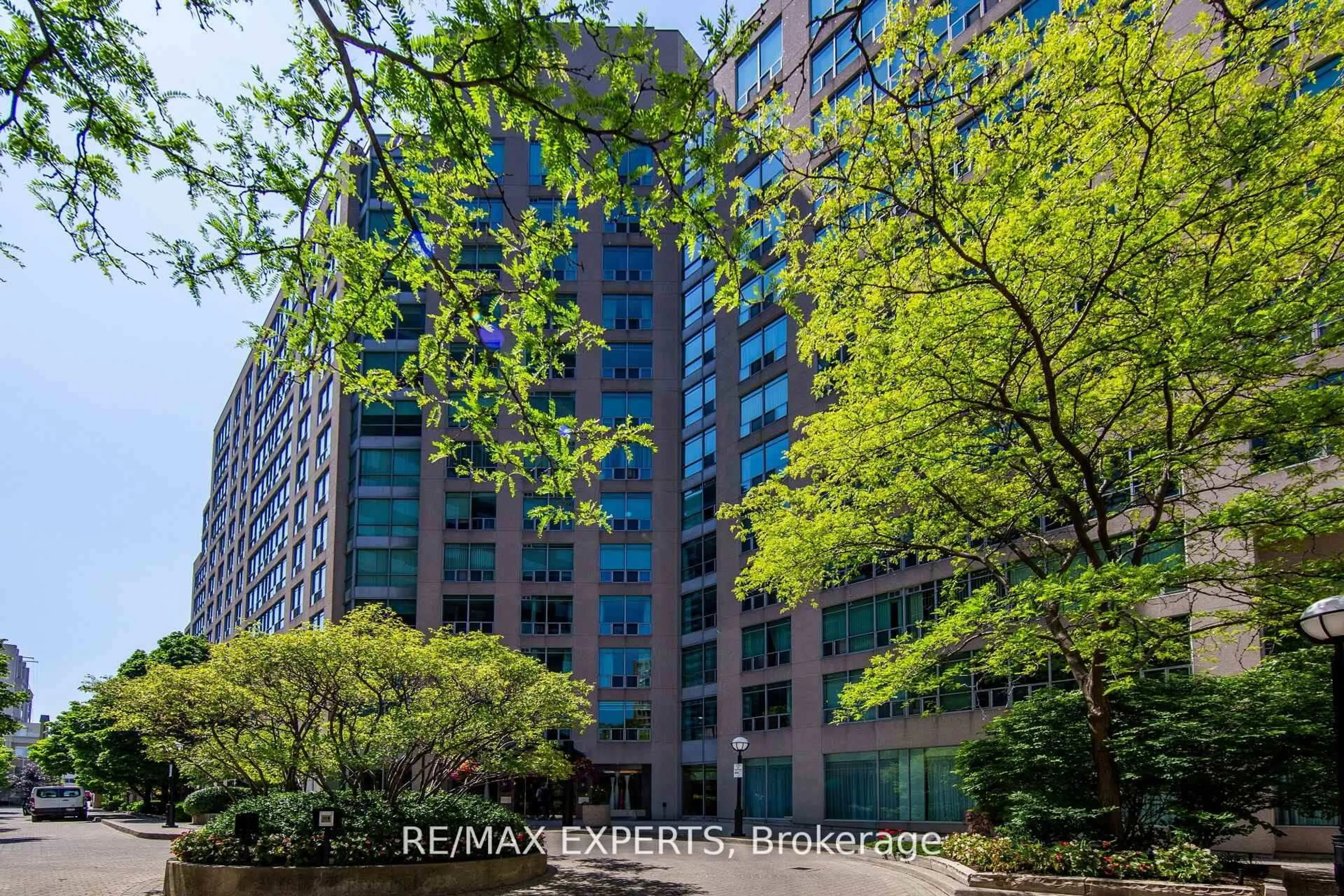 Unknown for 942 Yonge St #1006, Toronto Ontario M4W 3S8
