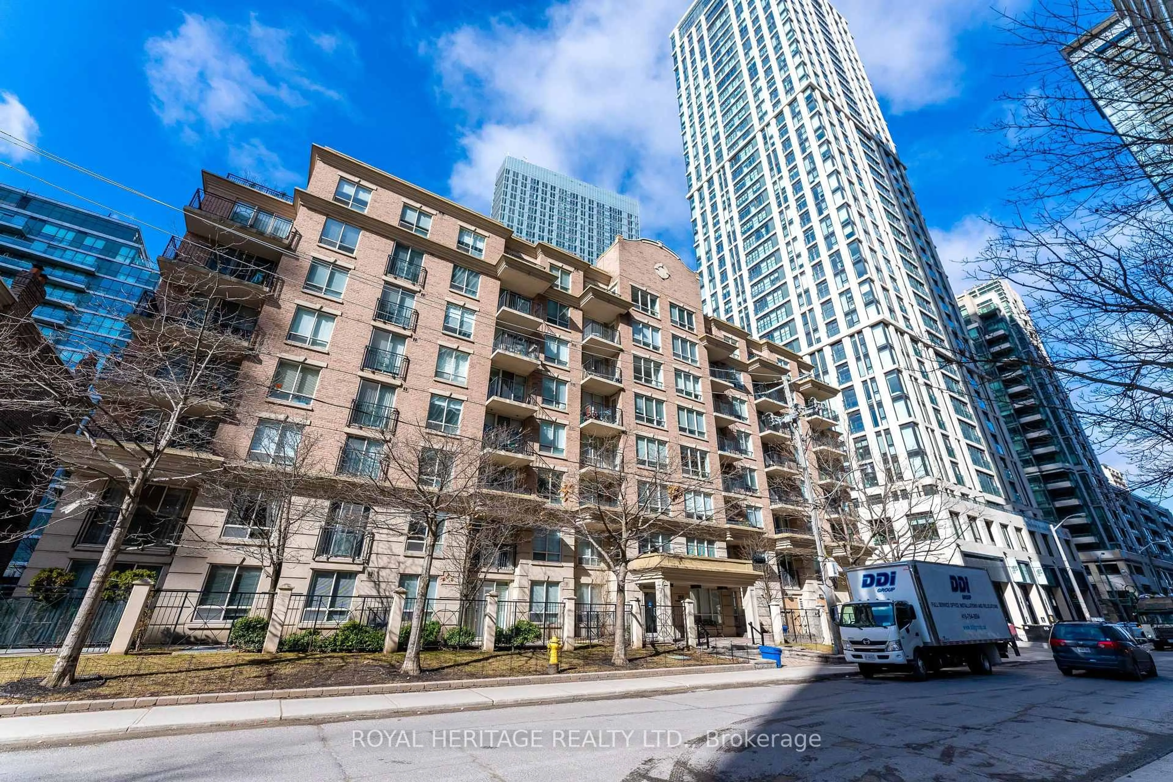 Patio, unknown for 188 Redpath Ave #211, Toronto Ontario M4P 3J2