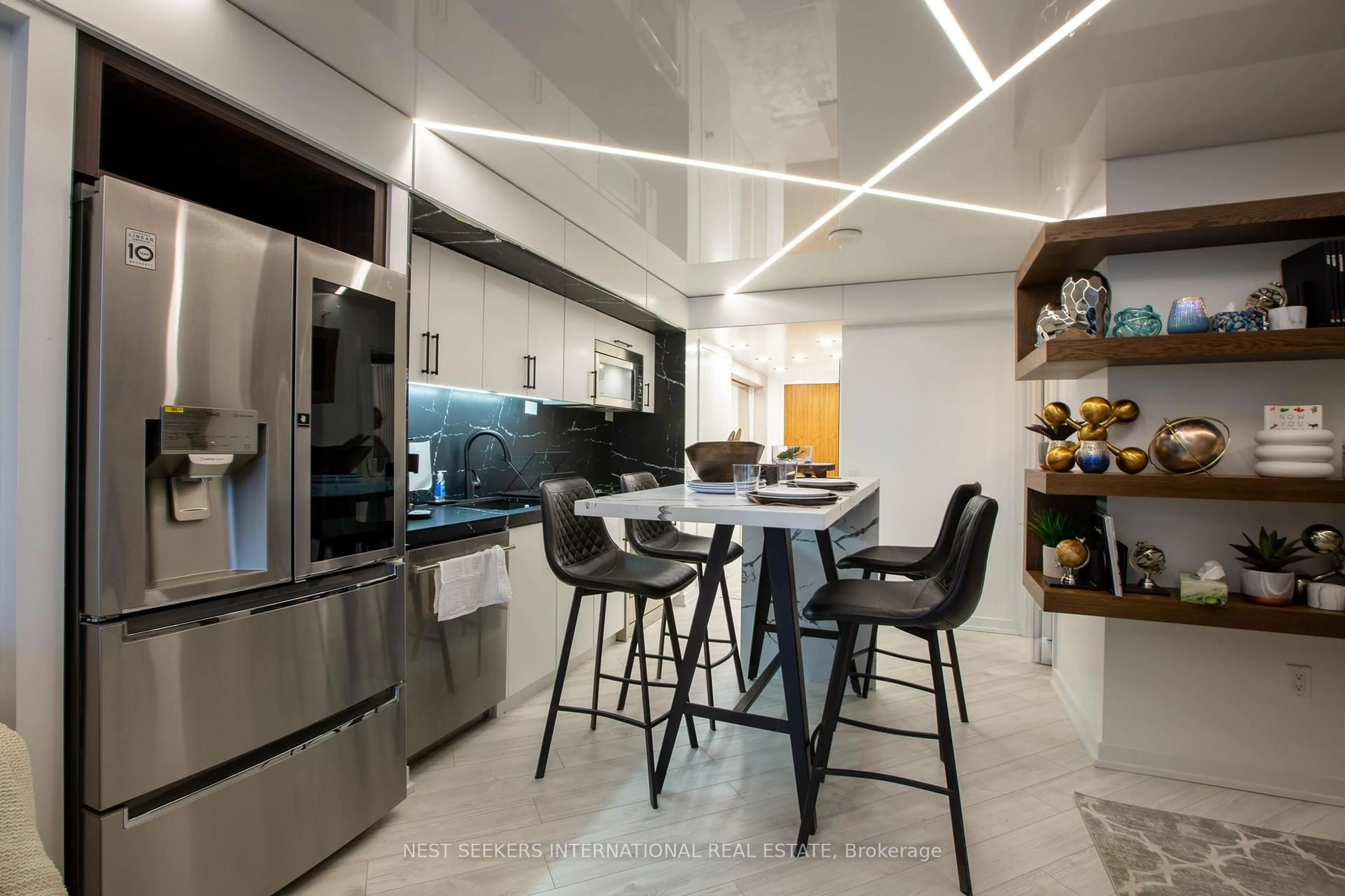 Contemporary kitchen, unknown for 85 Queens Wharf Rd #1605, Toronto Ontario M5V 0J9