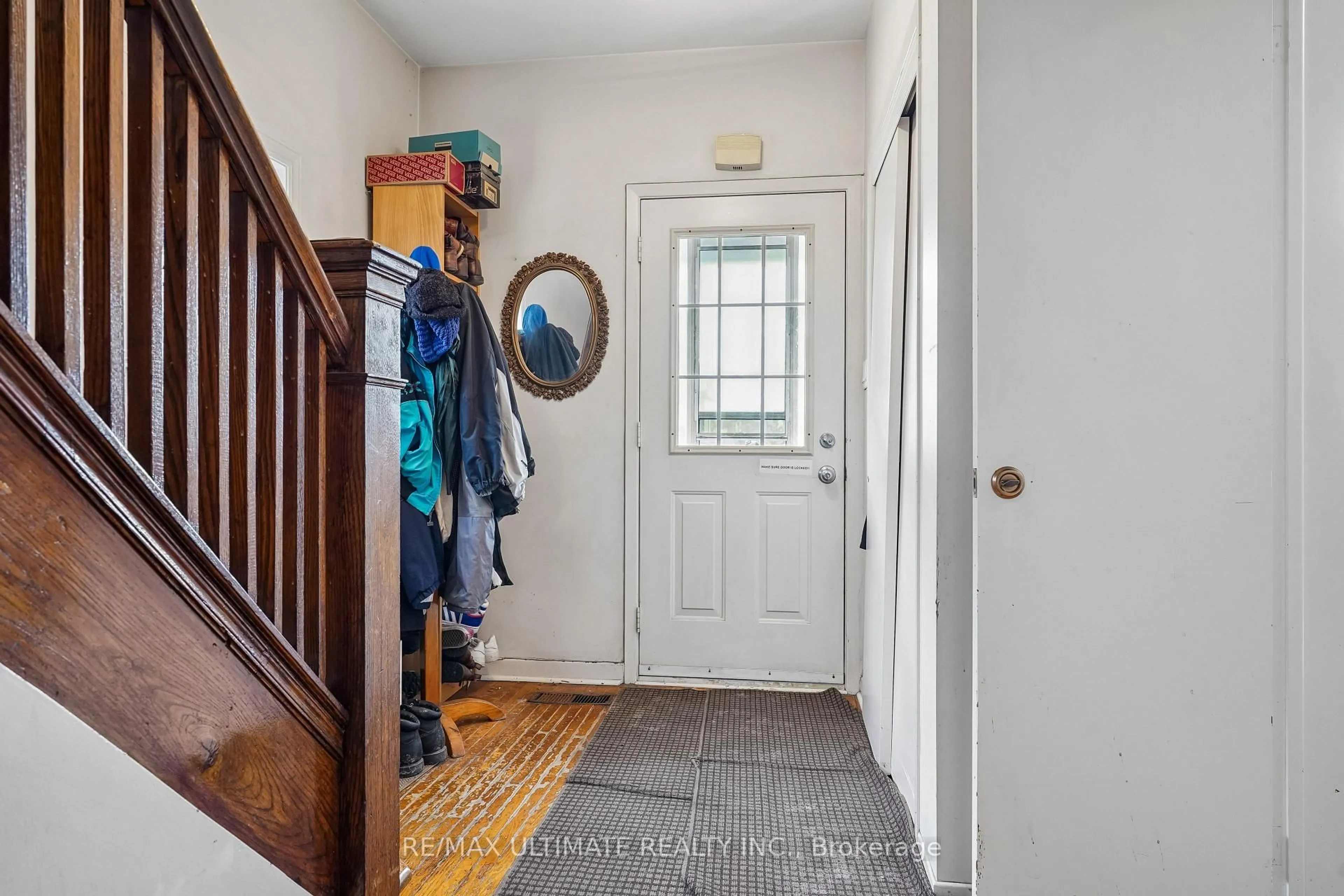 Indoor entryway for 8 Hickson St, Toronto Ontario M6K 1T3