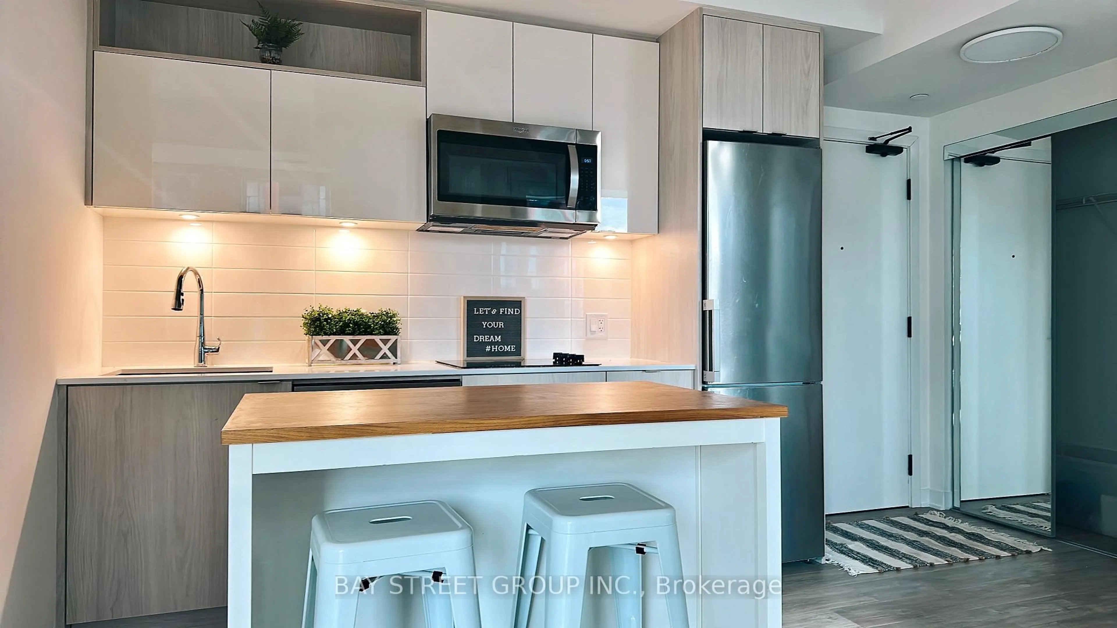 Standard kitchen, ceramic/tile floor for 135 Lower Sherbourne St #1273, Toronto Ontario M5A 1Y4