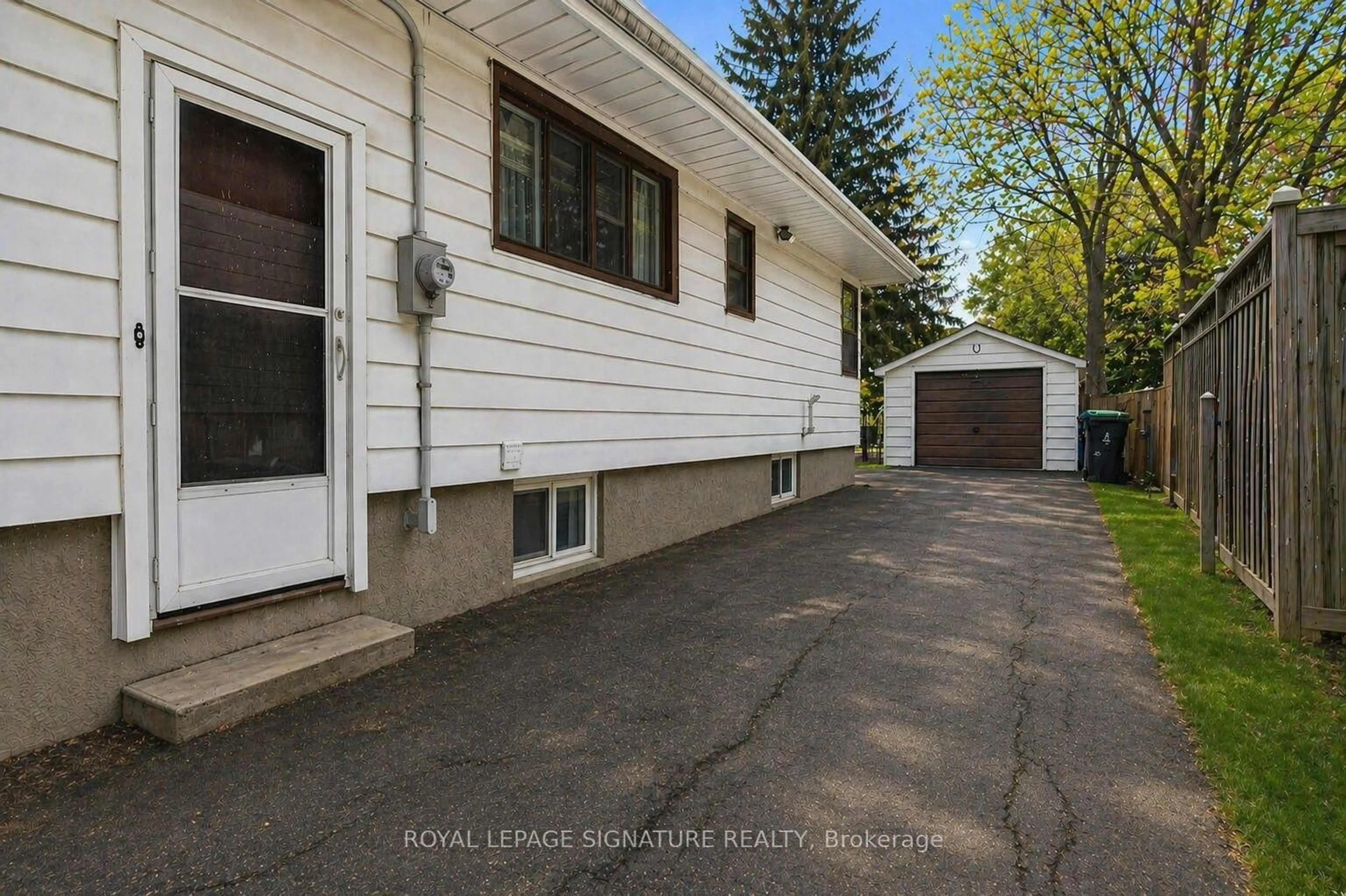 Unknown for 184 Hendon Ave, Toronto Ontario M2M 1A7