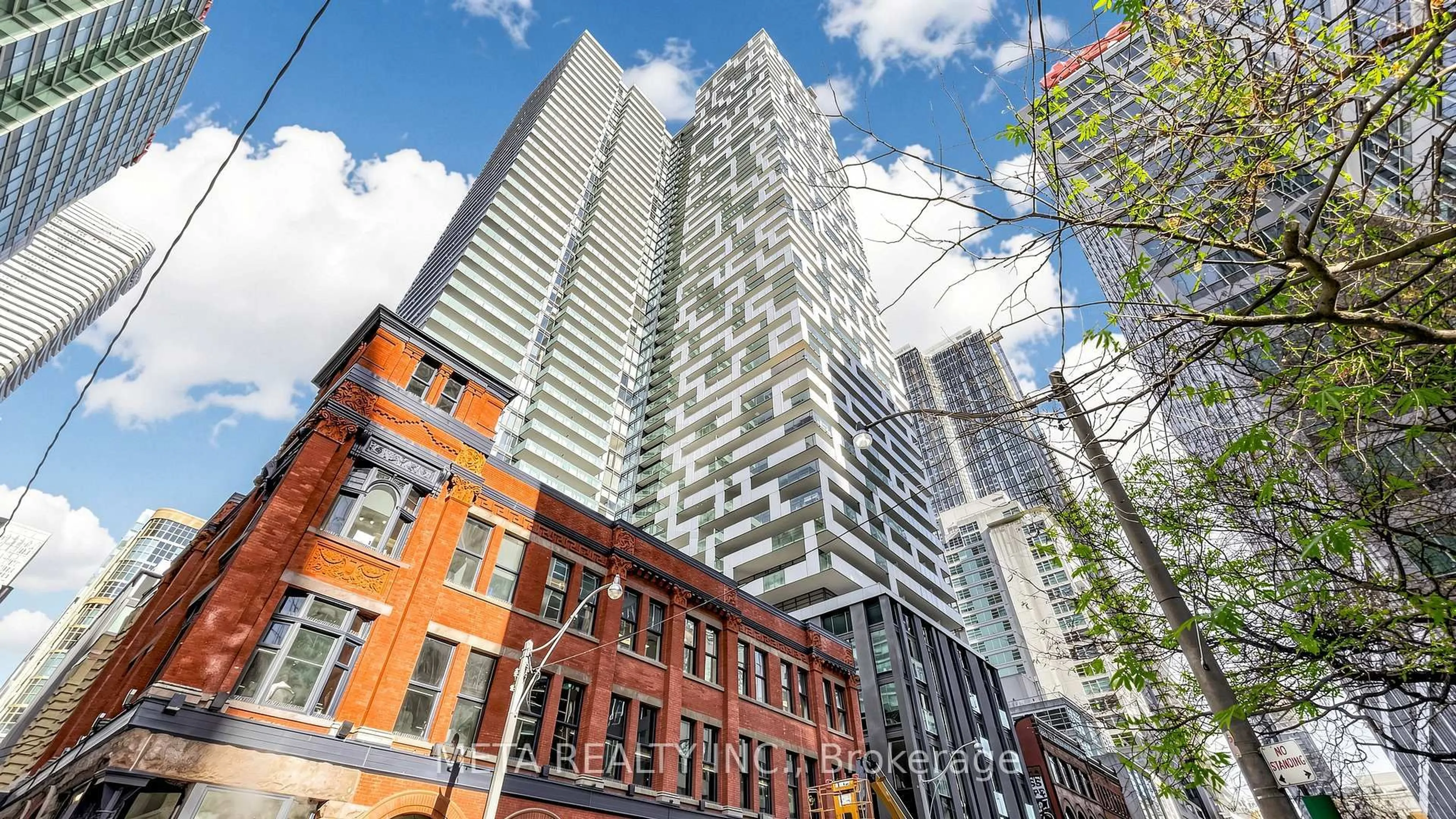 Patio, unknown for 25 Richmond St #916, Toronto Ontario M5C 0A6