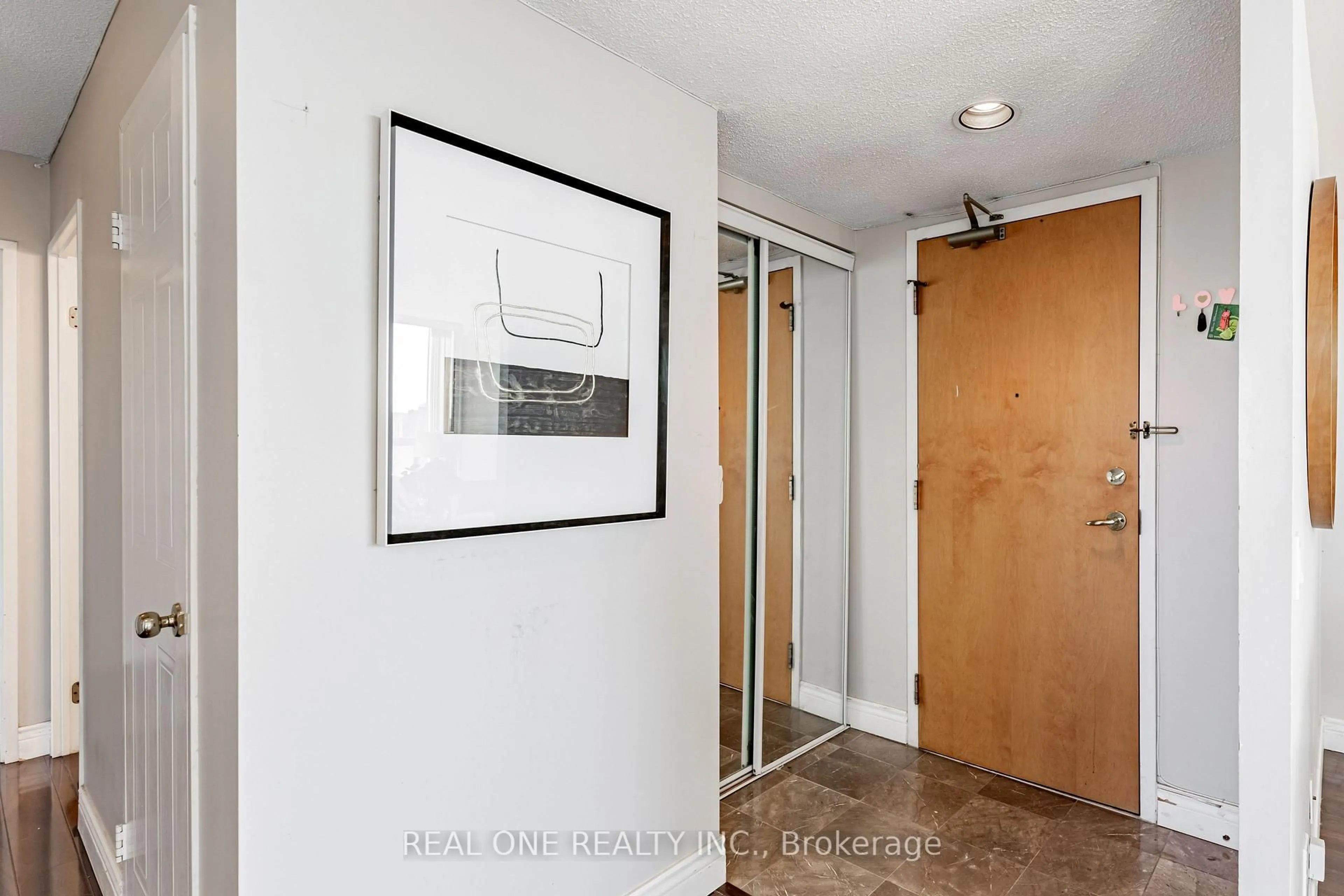 Indoor entryway for 238 Doris Ave #1503, Toronto Ontario M2N 6W1