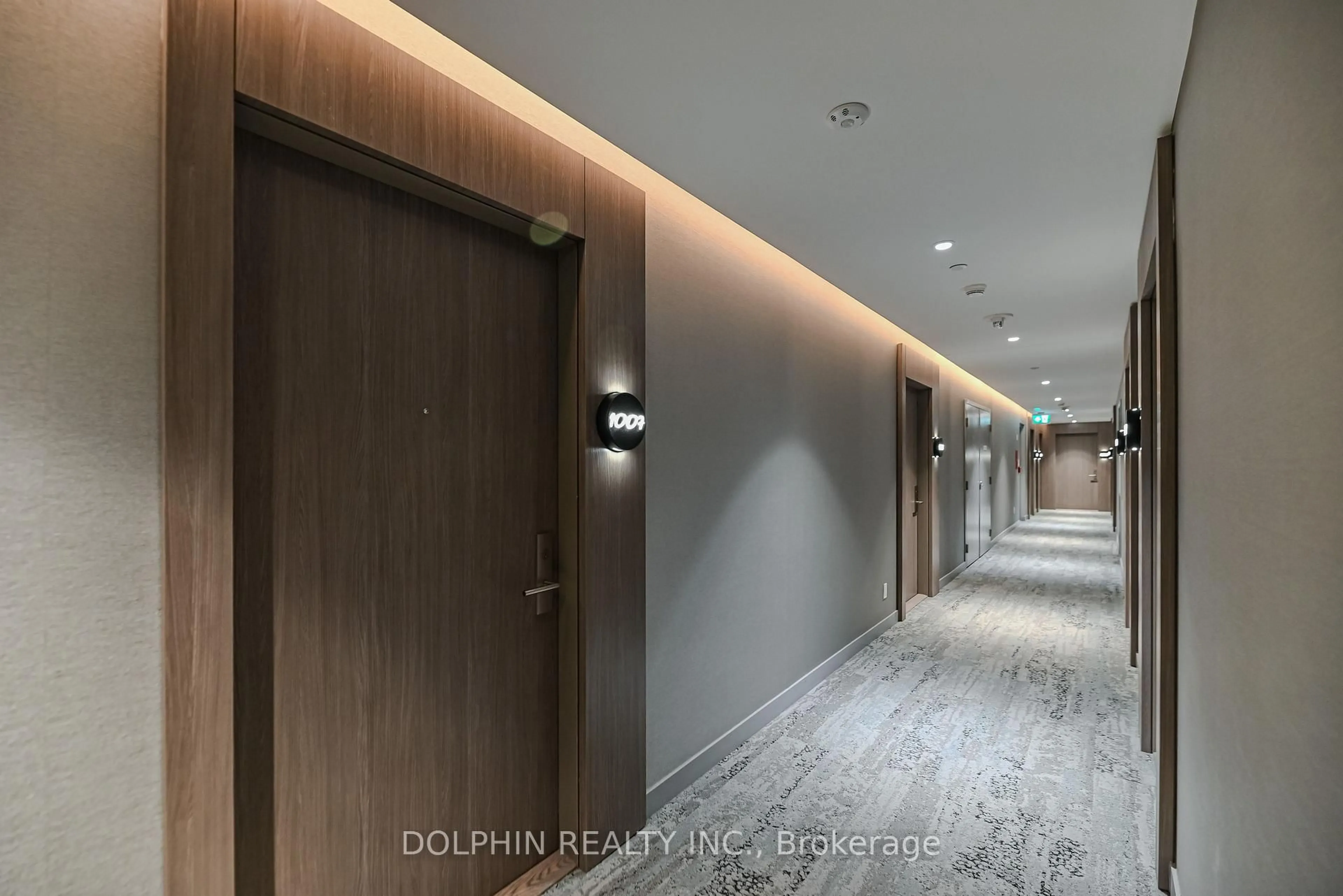 Indoor foyer for 161 Roehampton Ave #1007, Toronto Ontario M4P 1P9