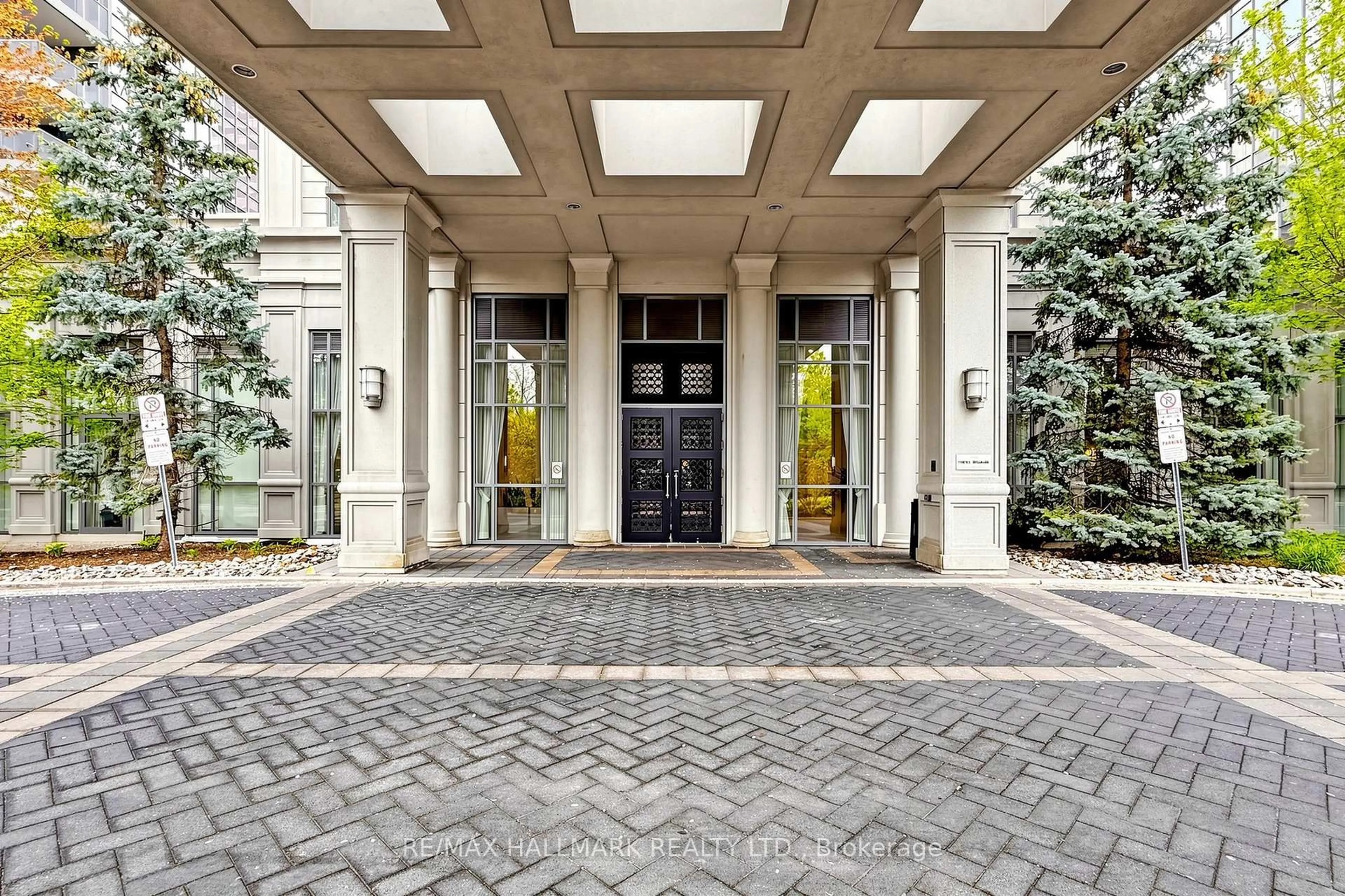 Indoor foyer for 25 Greenview Ave #1124, Toronto Ontario M2M 0A5