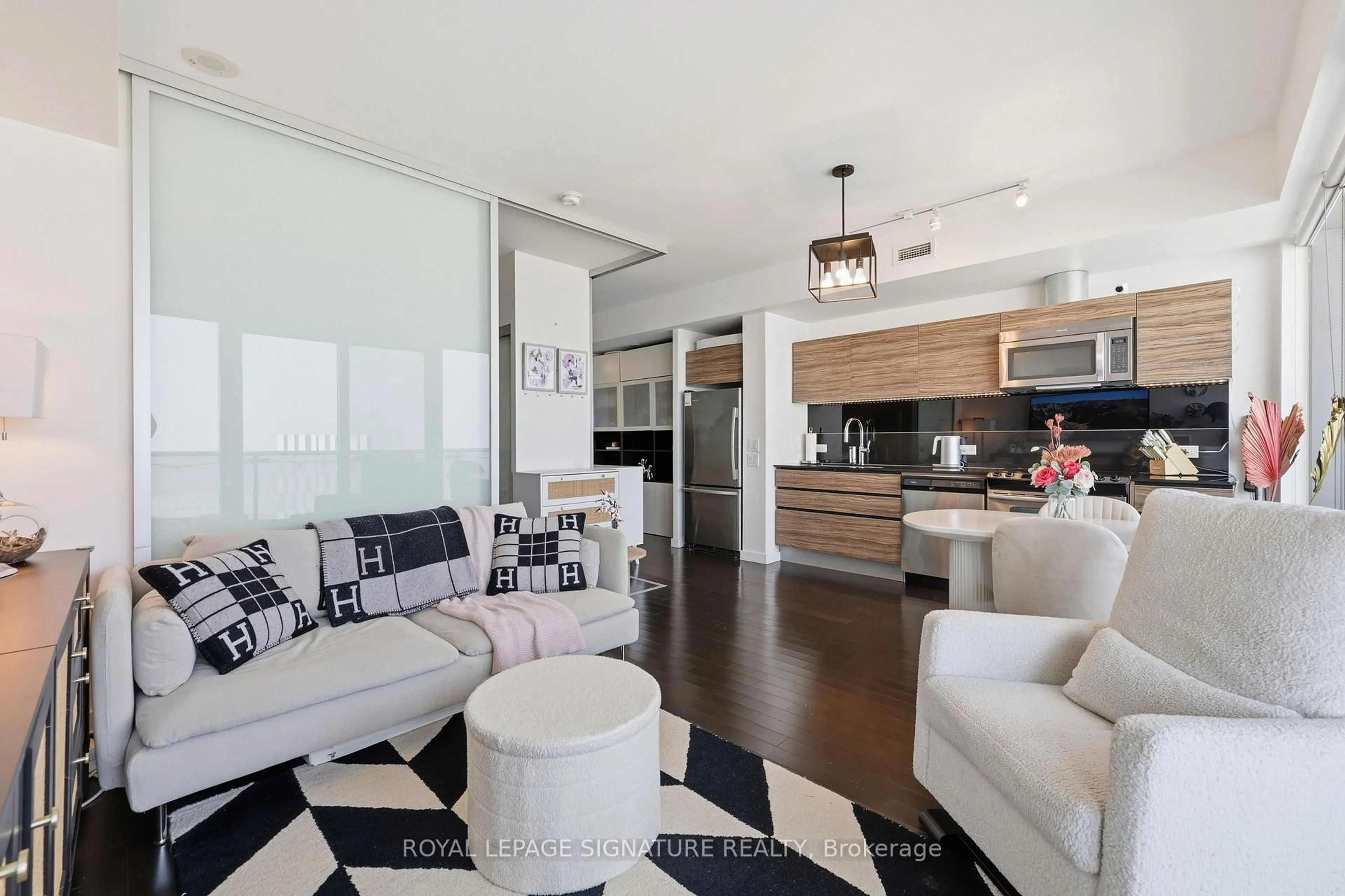 Open concept kitchen, unknown for 390 Cherry St #2805, Toronto Ontario M5A 0E2