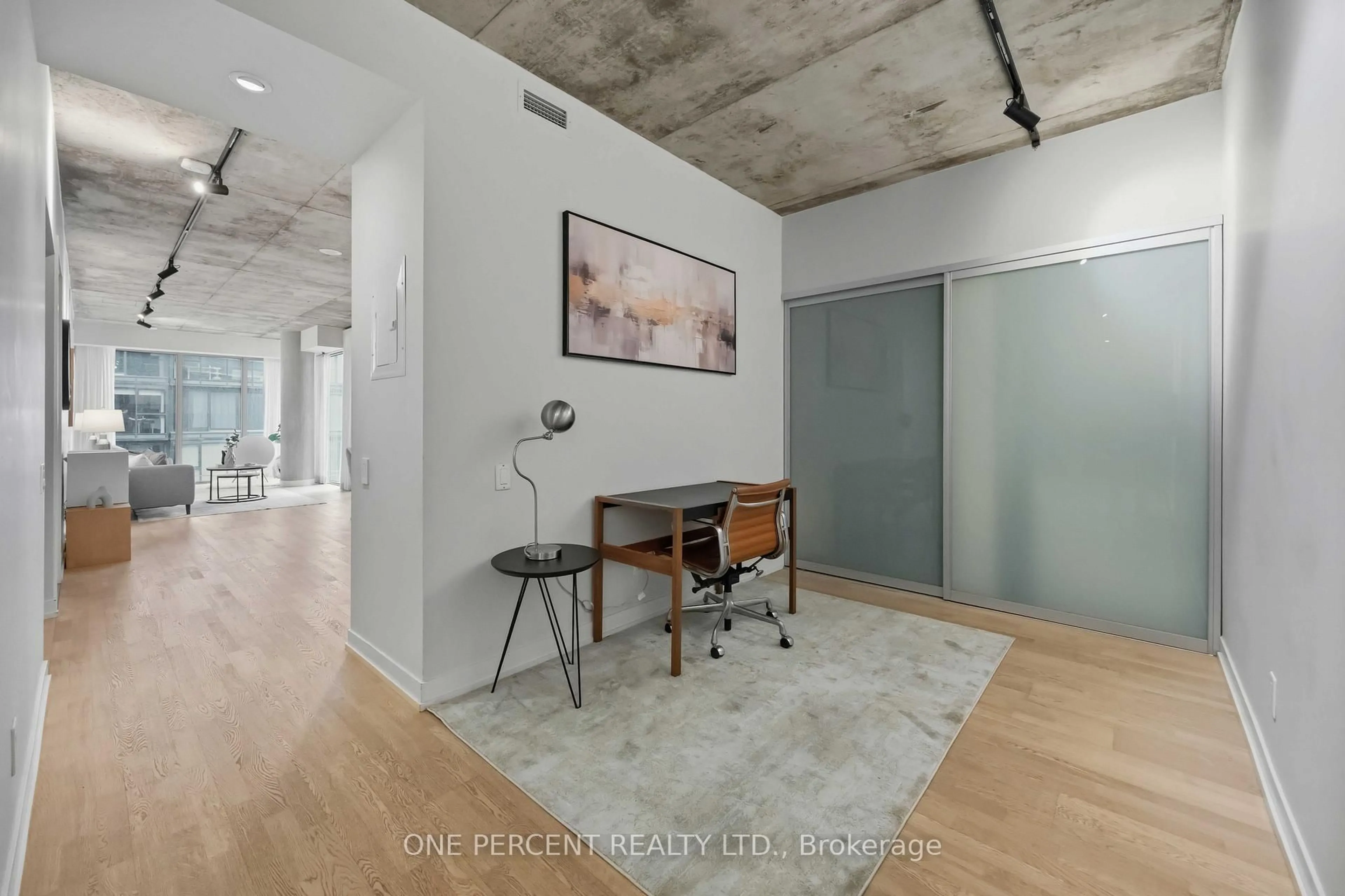 Unknown for 650 King St #314, Toronto Ontario M5V 0H6