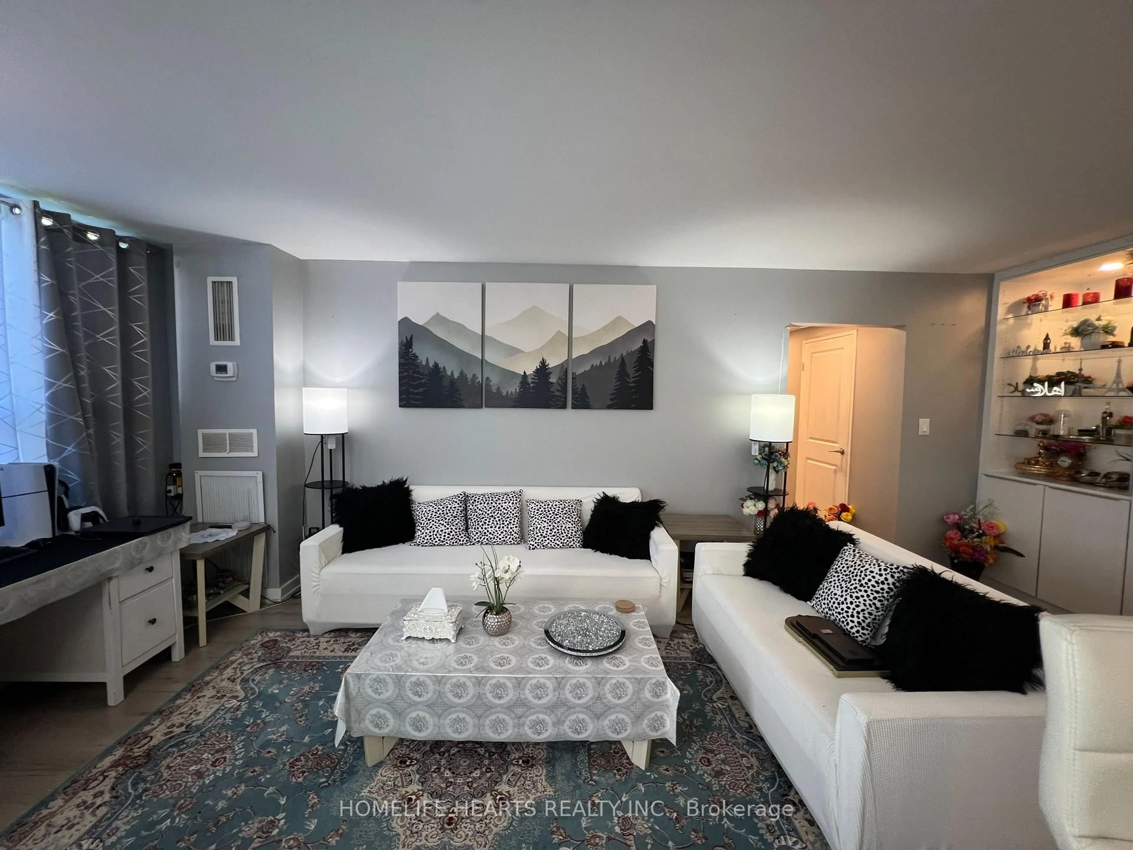 Living room with furniture, unknown for 20 Edgecliff Gfwy #315, Toronto Ontario M3C 3A4