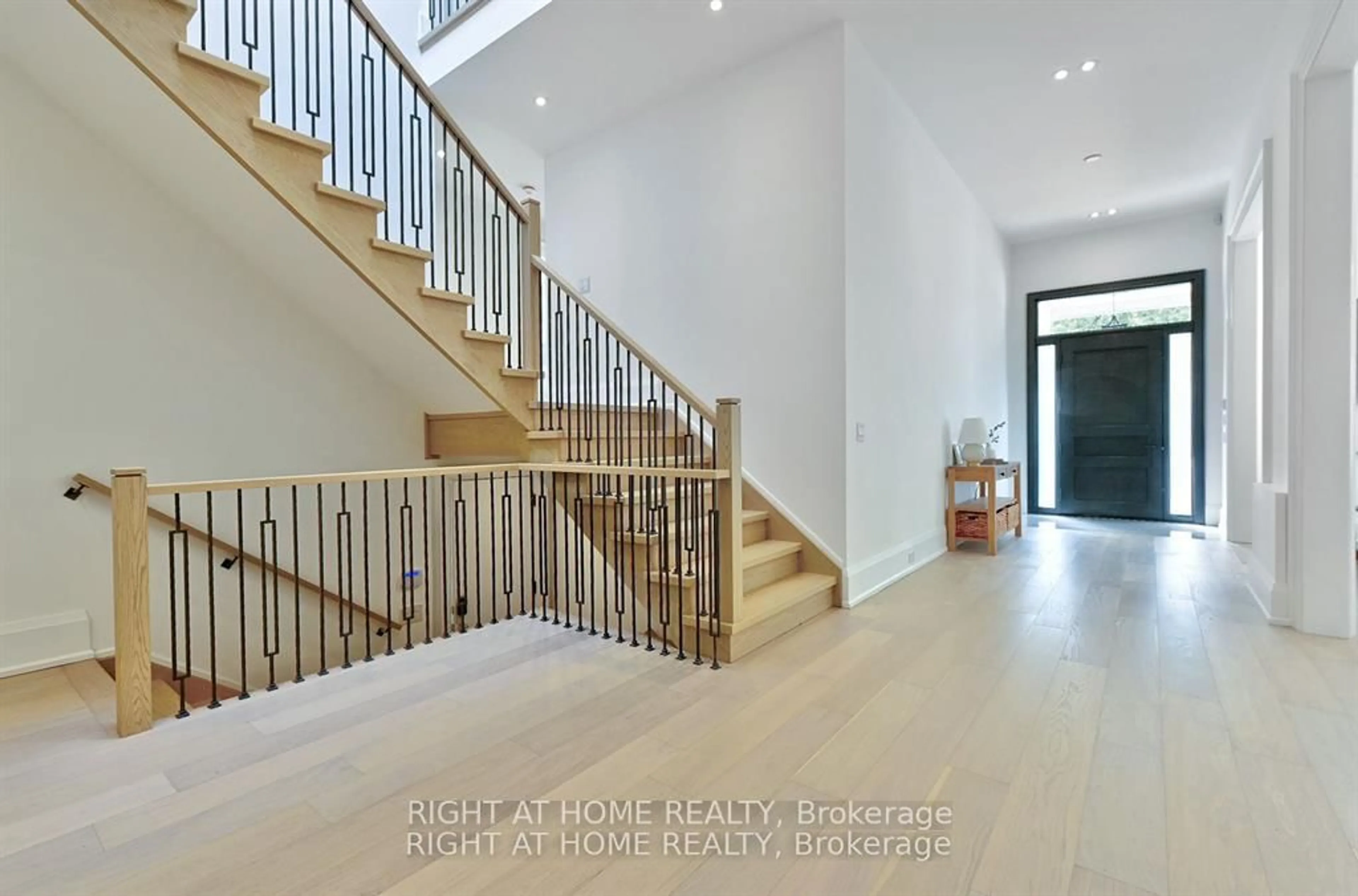 Unknown for 27 Hurlingham Cres, Toronto Ontario M3B 2P9