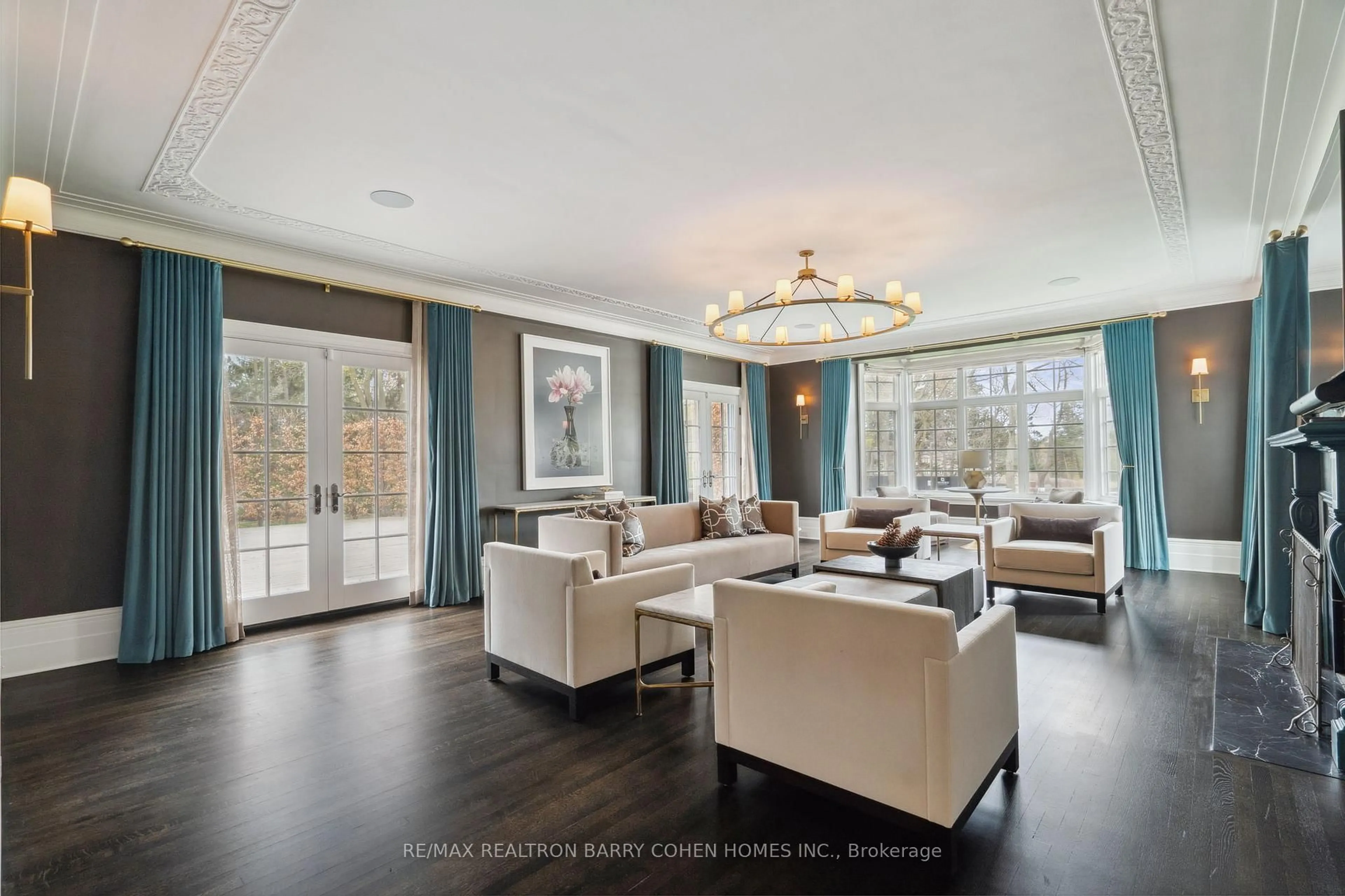 Living room with furniture, unknown for 15 Park Lane Circ, Toronto Ontario M3B 1Z8