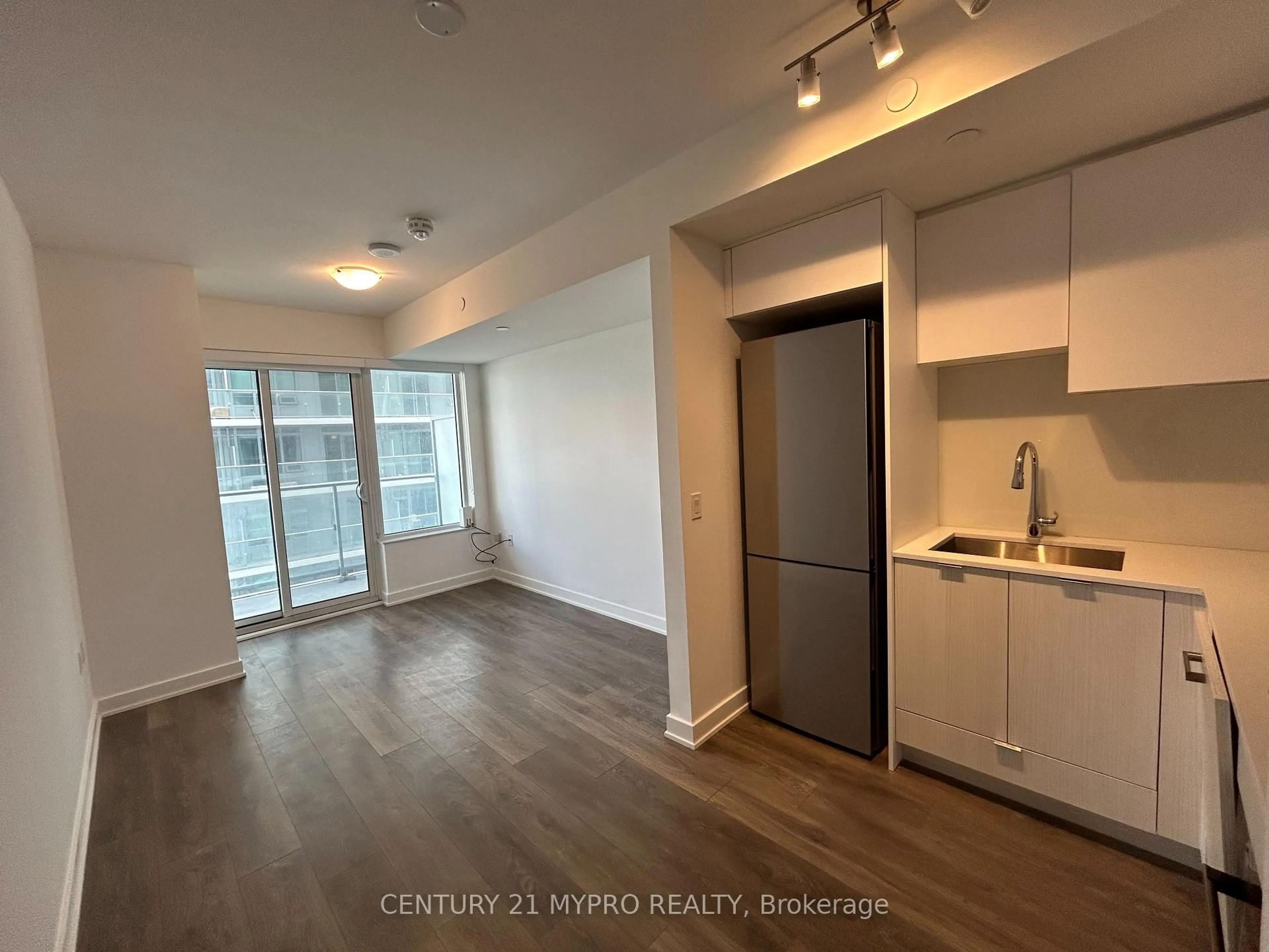 A pic of a room for 195 Redpath Ave #2714, Toronto Ontario M4P 0E4