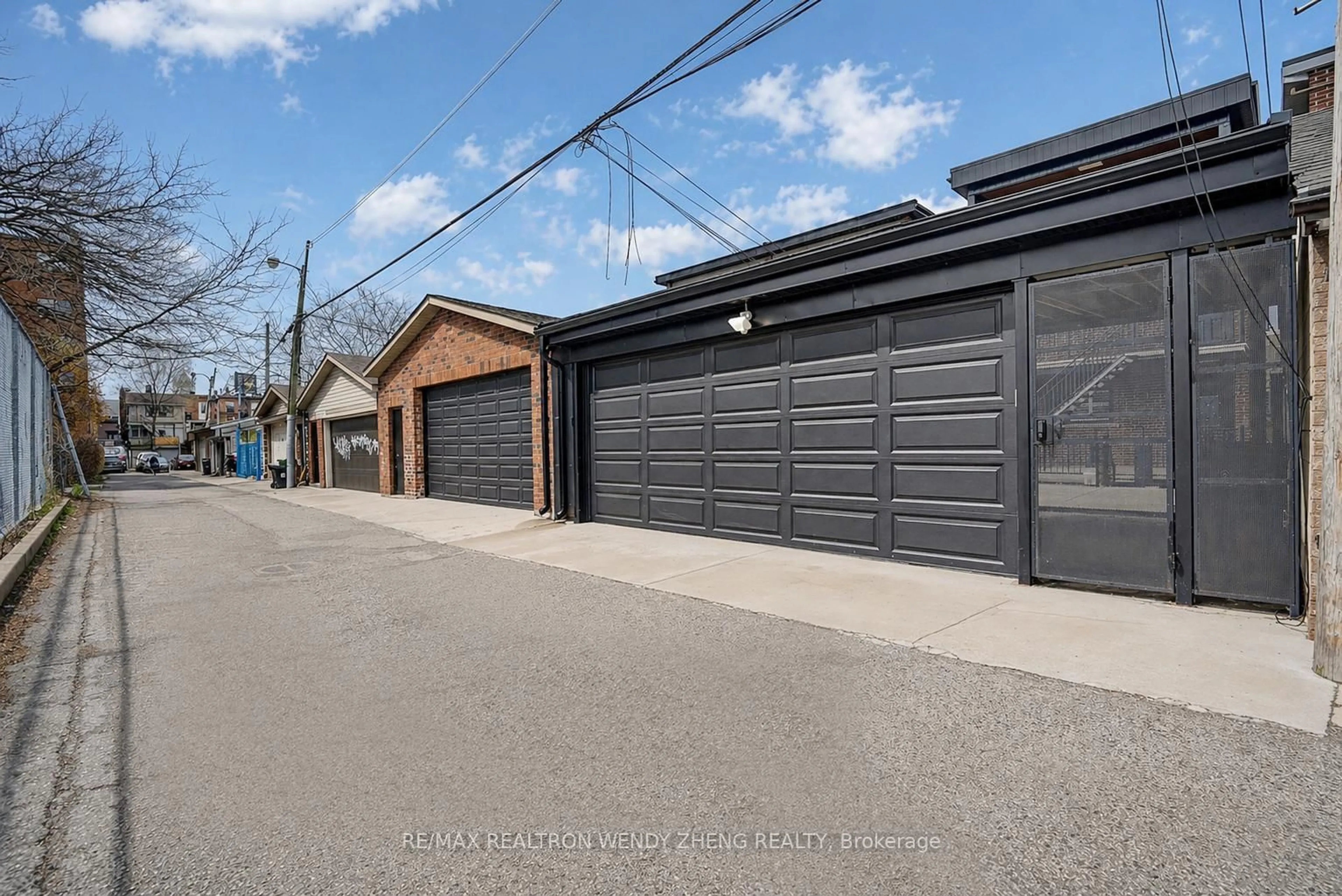 Indoor garage for 175 Grace St, Toronto Ontario M6G 3A7