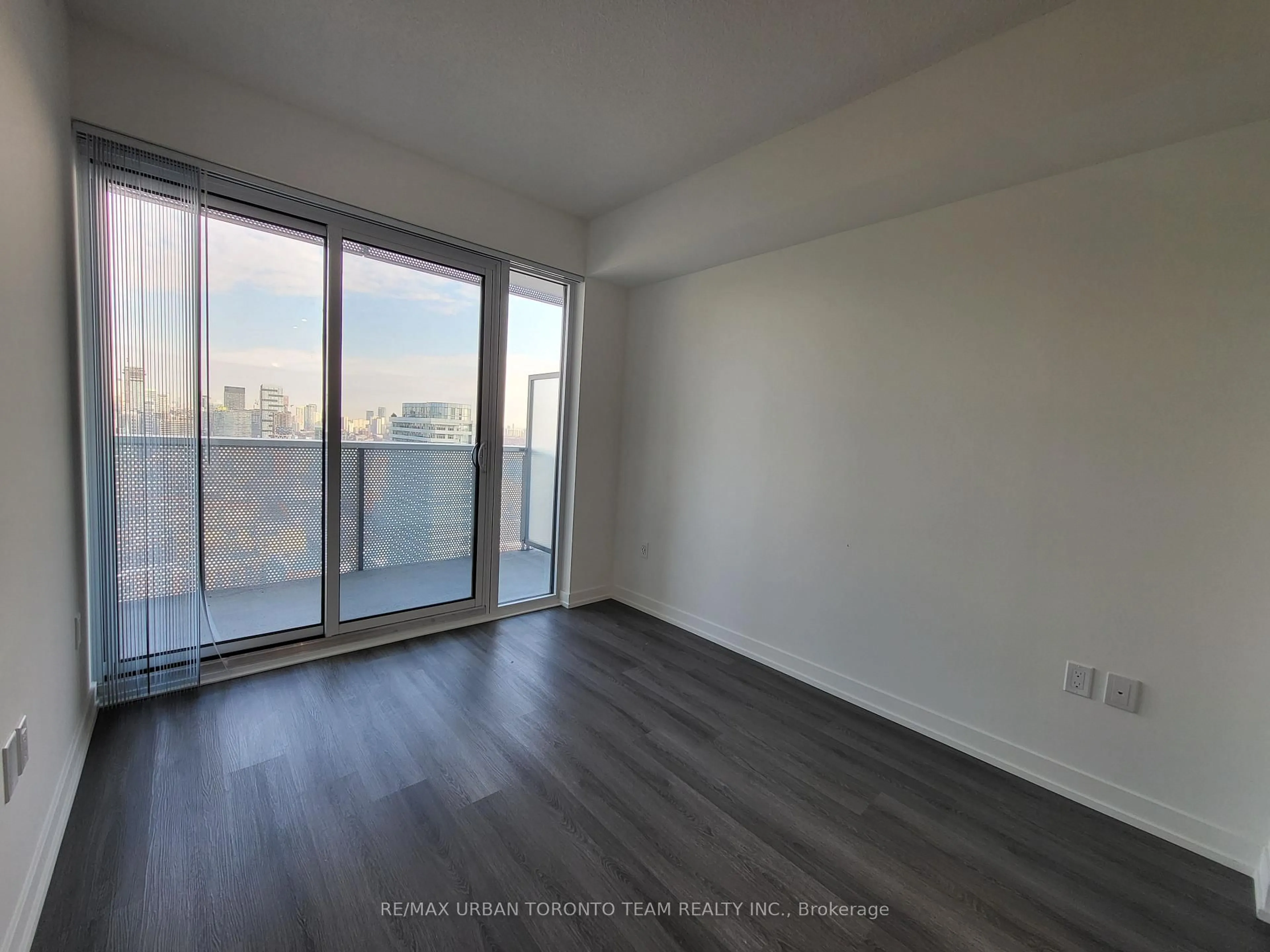 A pic of a room for 138 Downes St #3702, Toronto Ontario M5E 0E4