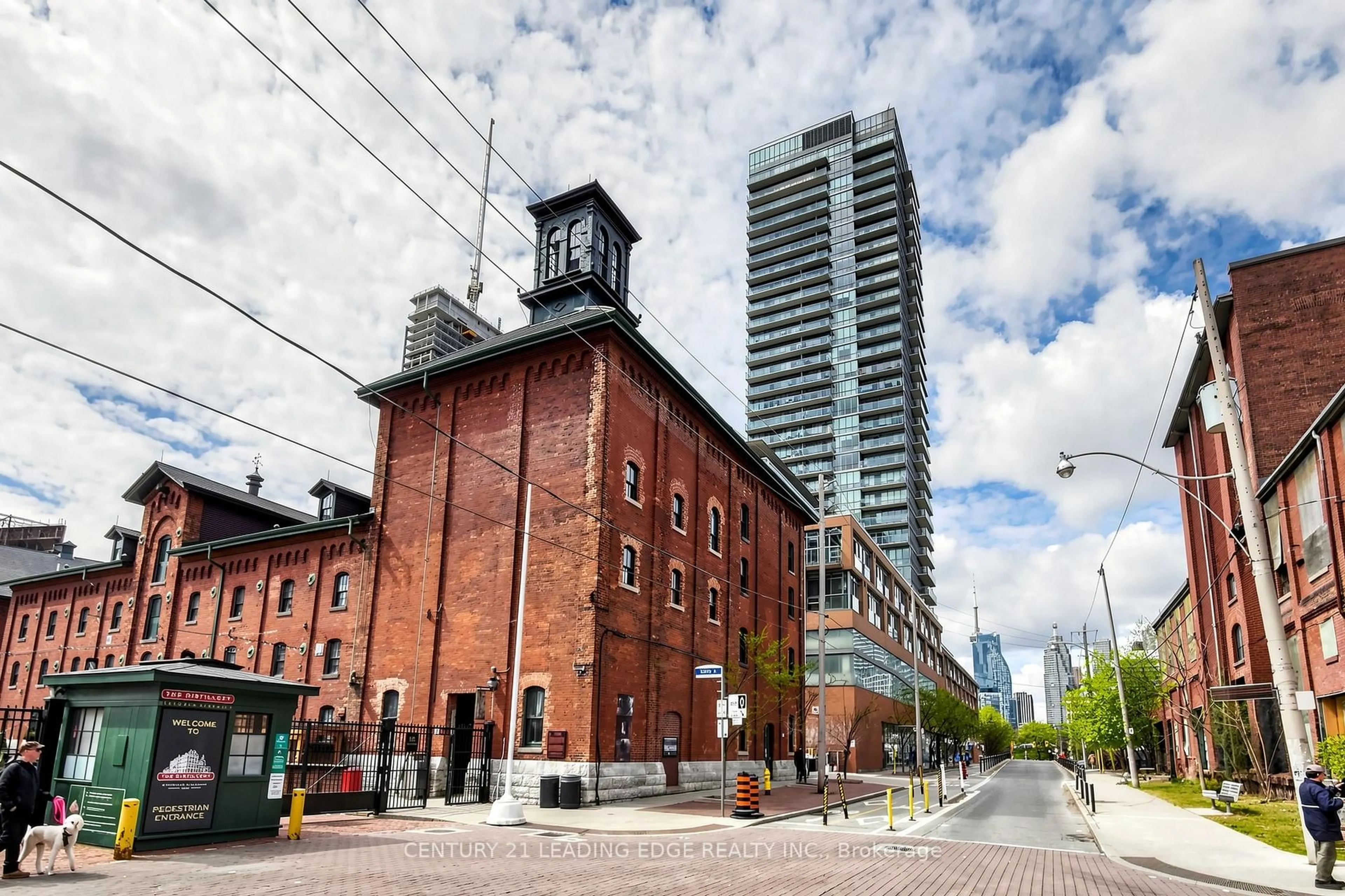 Patio, unknown for 33 Mill St #210, Toronto Ontario M5A 3R3