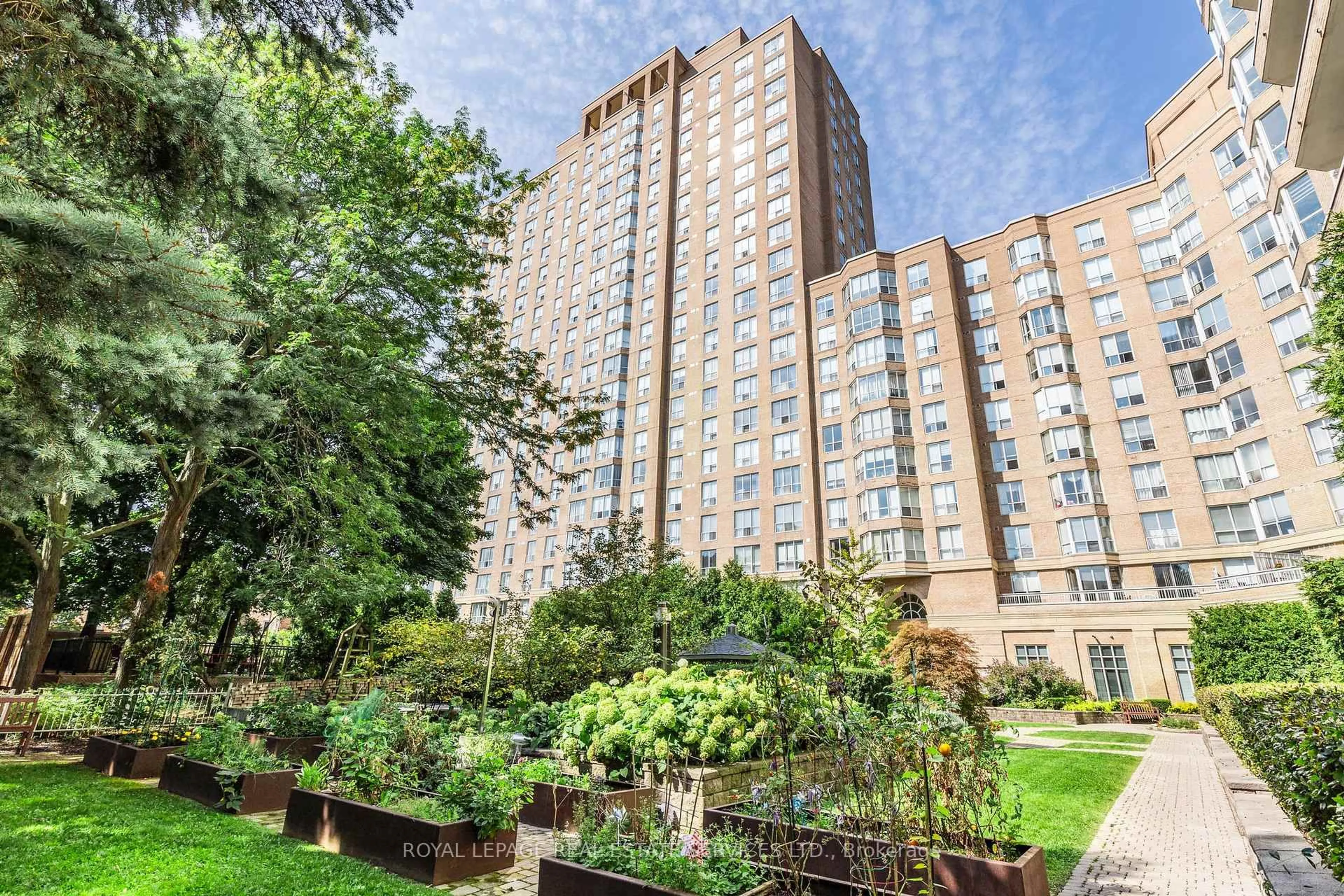 Patio, building for 11 Thorncliffe Park Dr #202, Toronto Ontario M4H 1P3