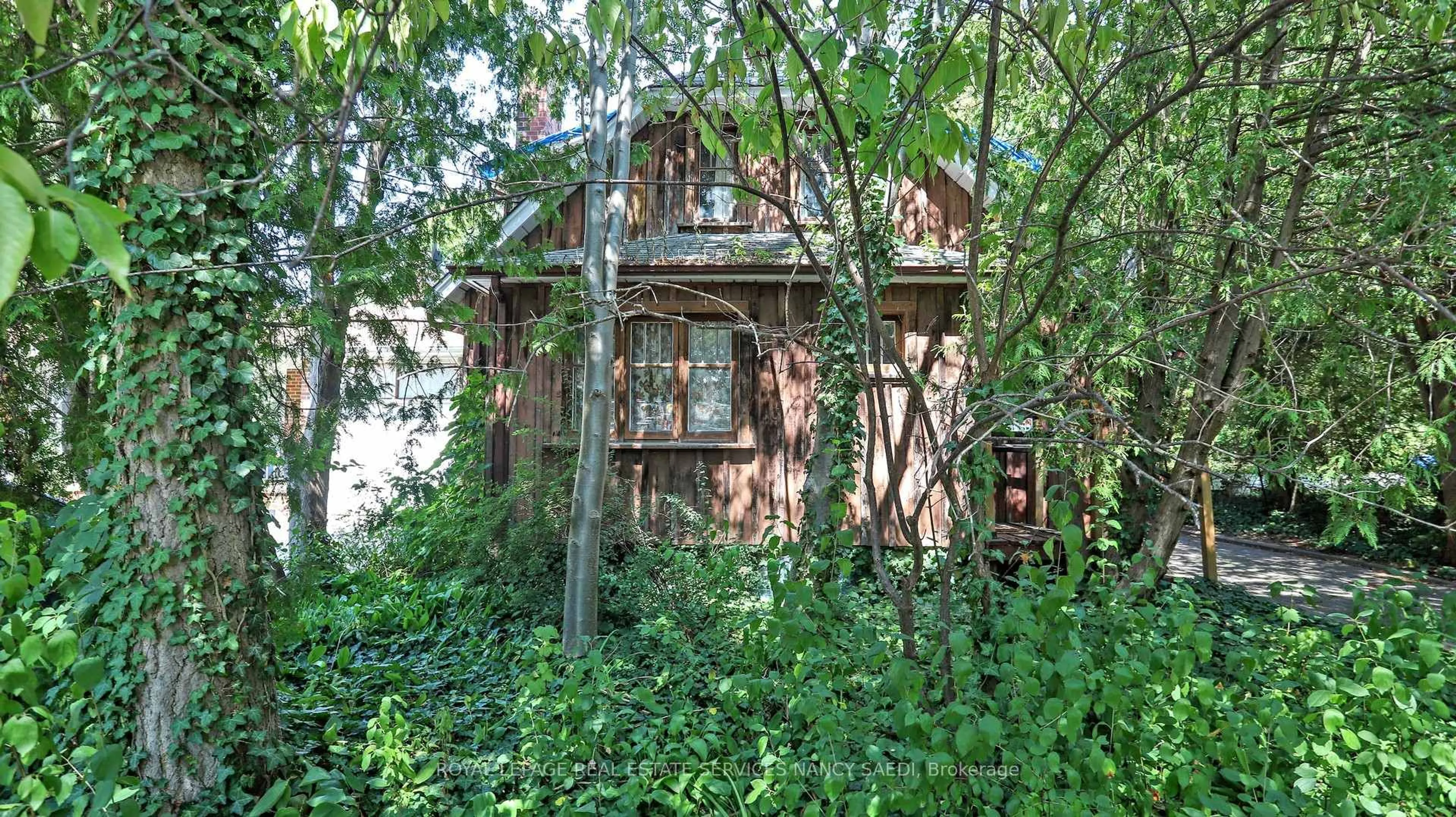 Shed for 92 Horsham Ave, Toronto Ontario M2N 1Z9