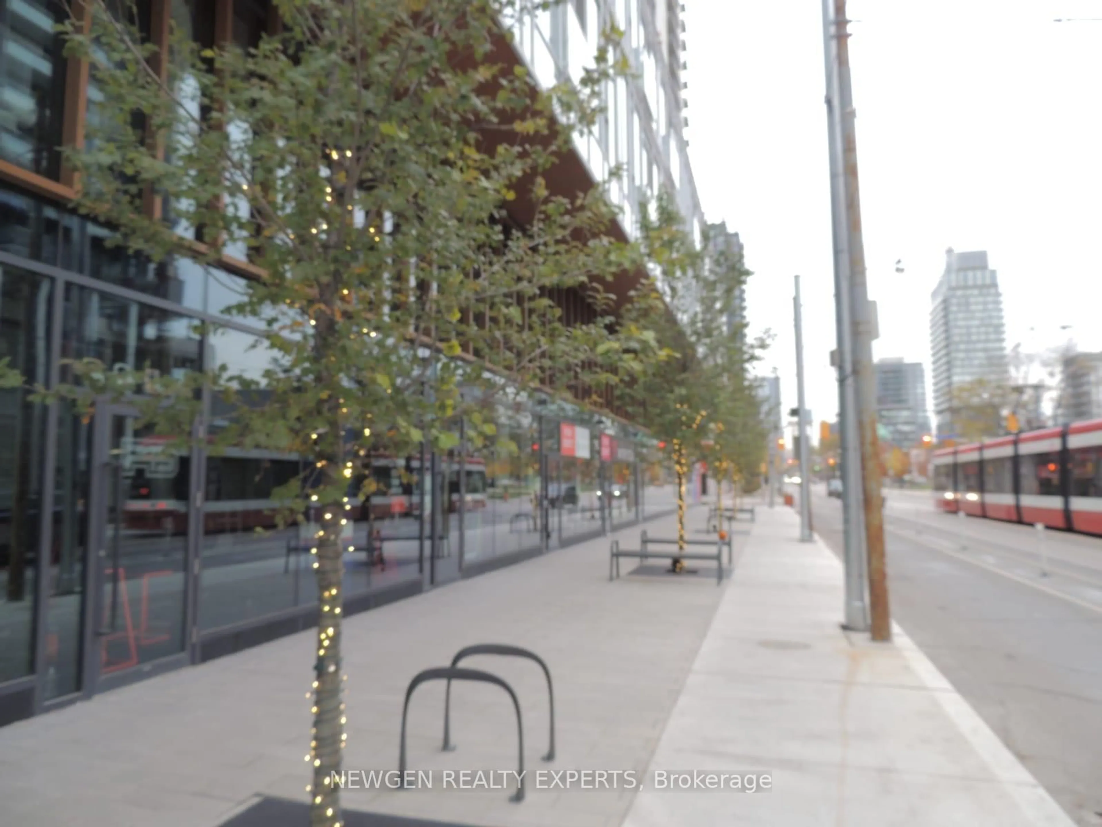 Patio, street for 34 Tubman Ave #1112E, Toronto Ontario M5A 0R2
