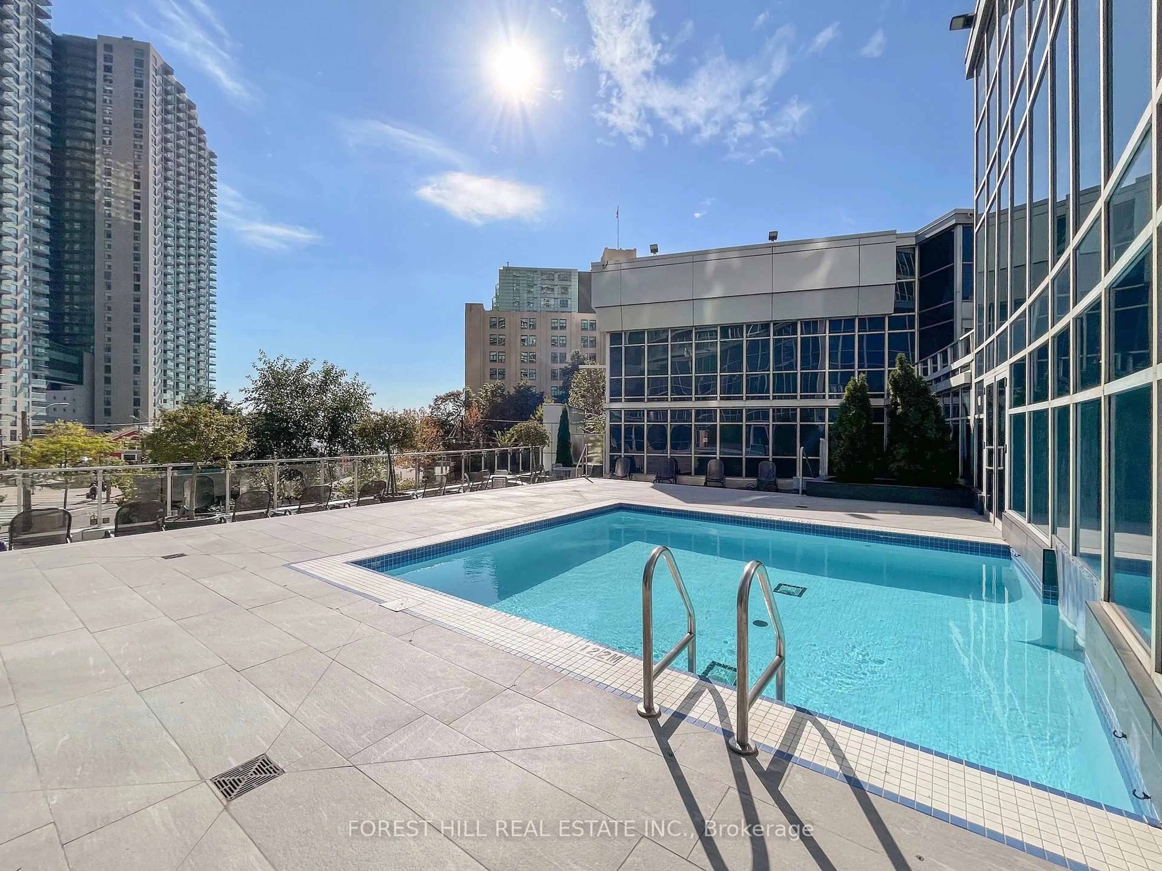 Pool for 8 York St #911, Toronto Ontario M5J 2Y2